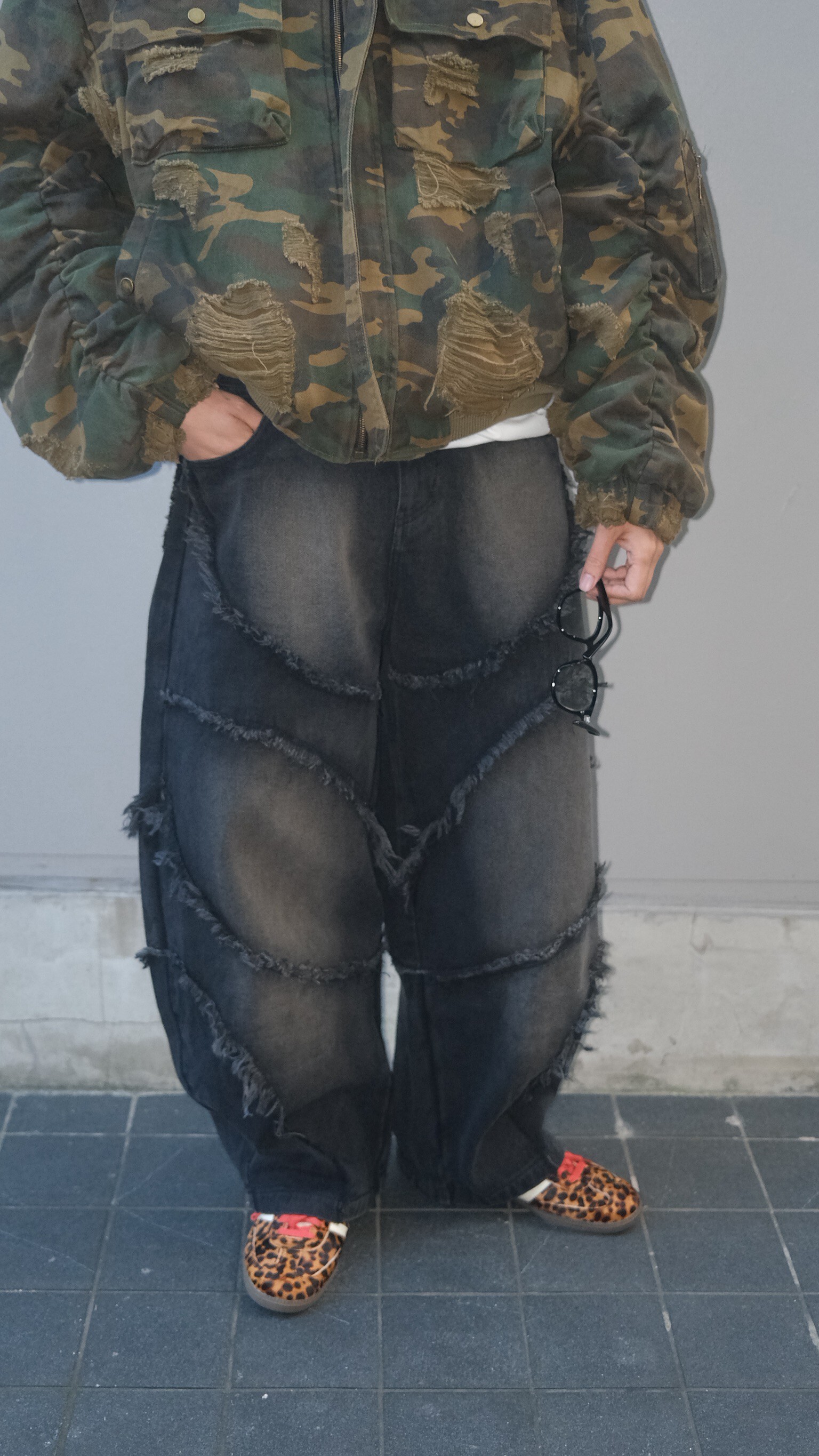 韓國毛邊彎刀褲