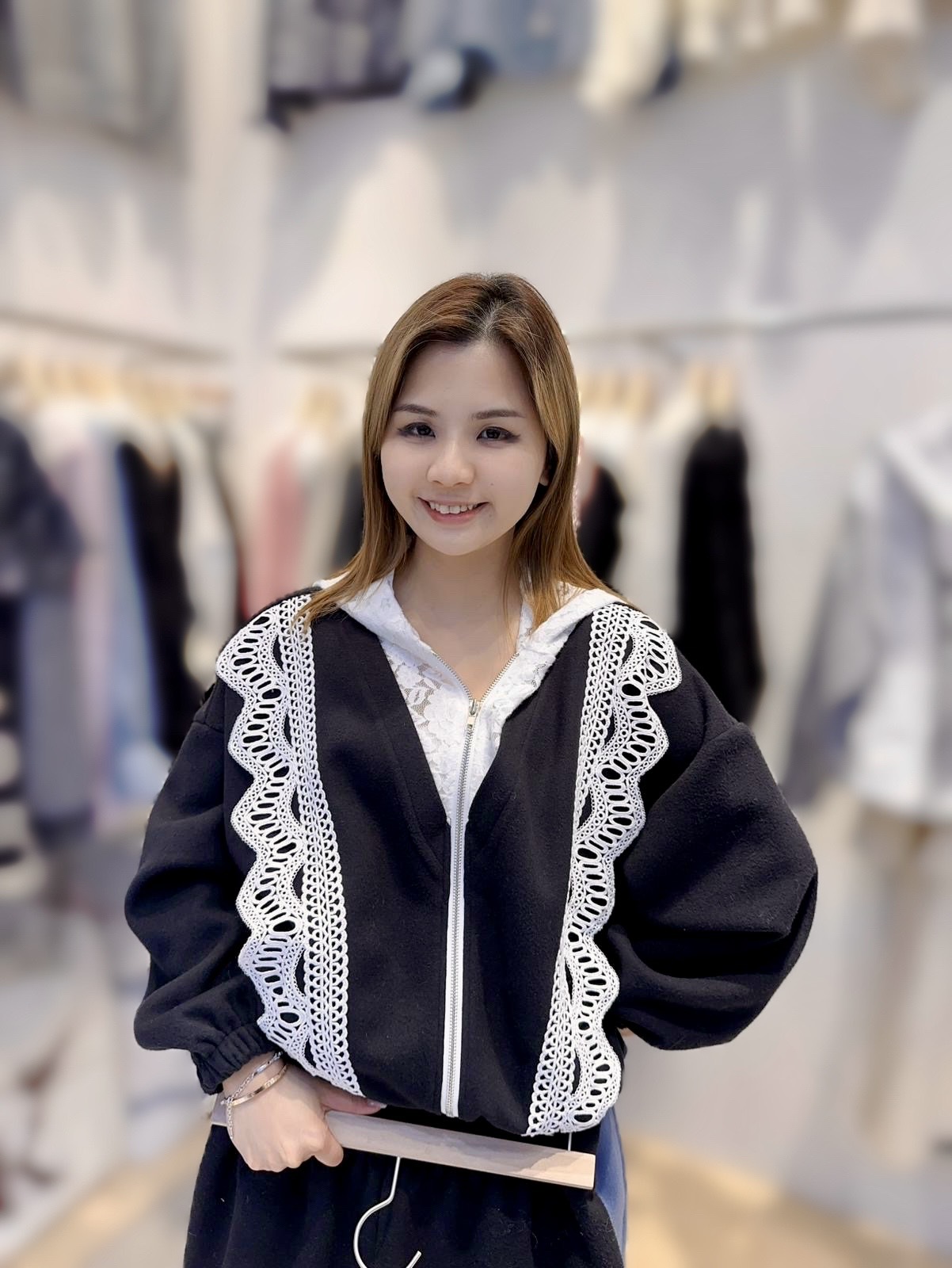 AE59   LACE帽外套  胸45 長21  原價   $449