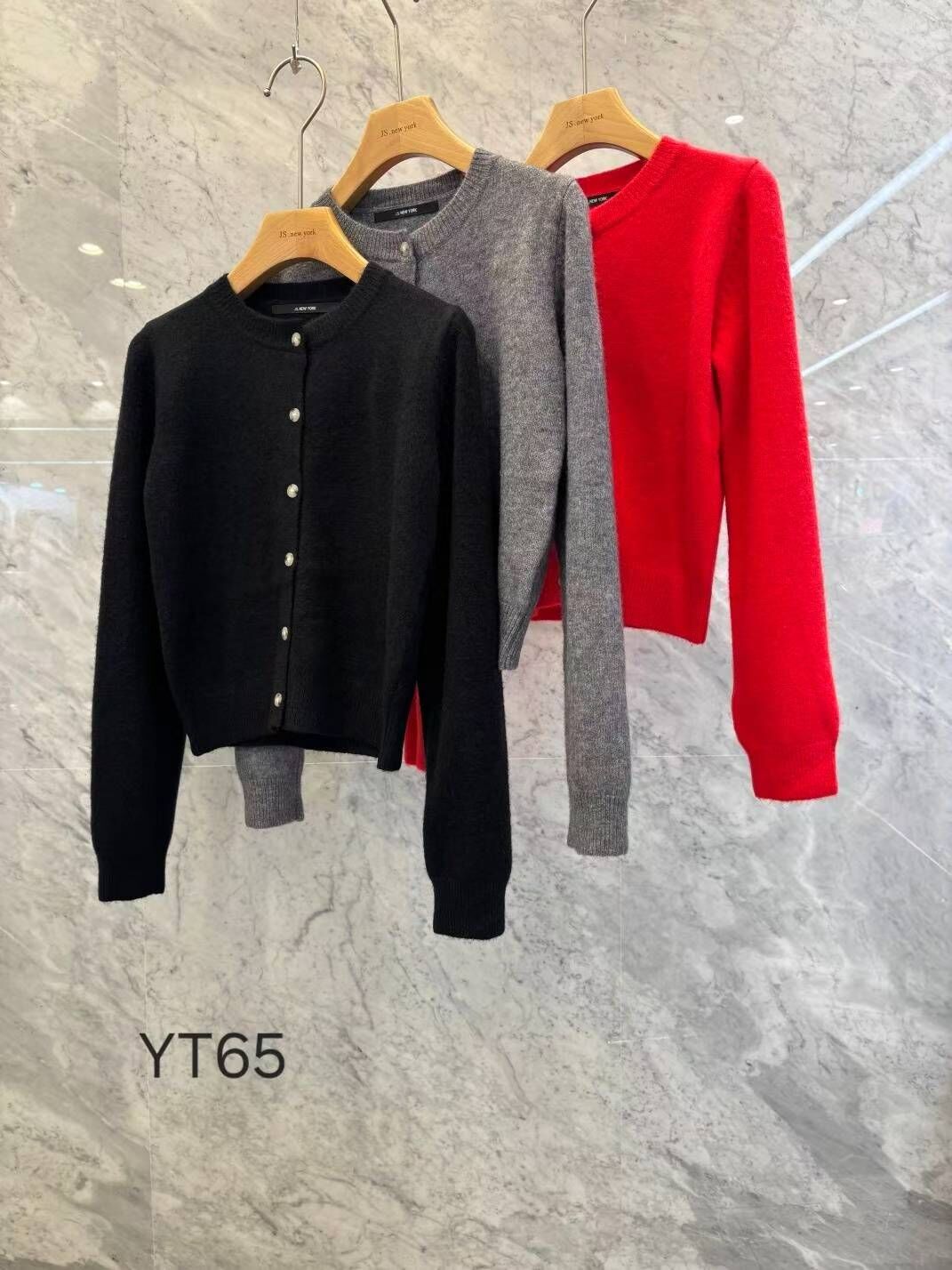 JN5222 百搭排扣圓領收腰上衣