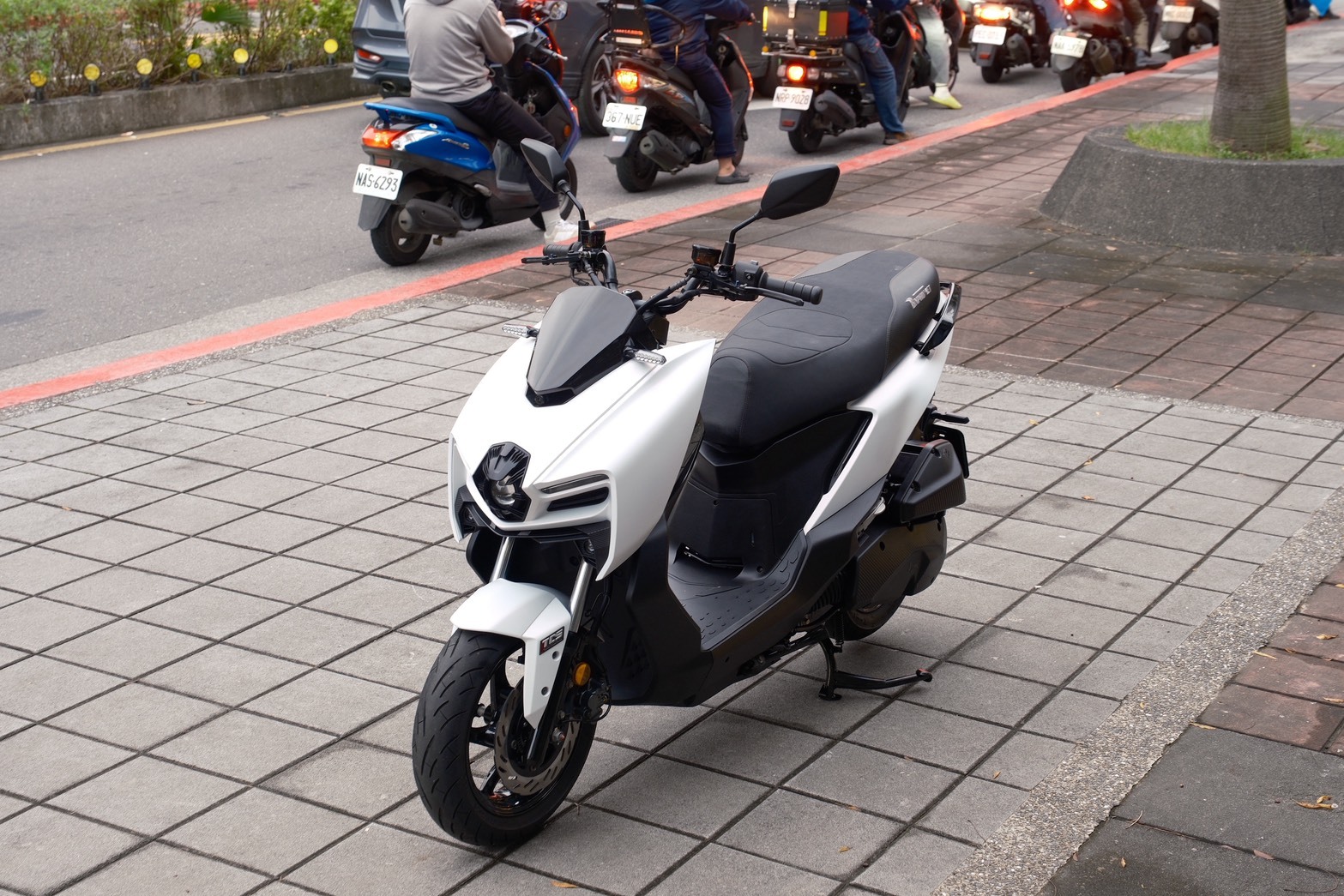 2024 MMBCU 4XXX KM (已售出)