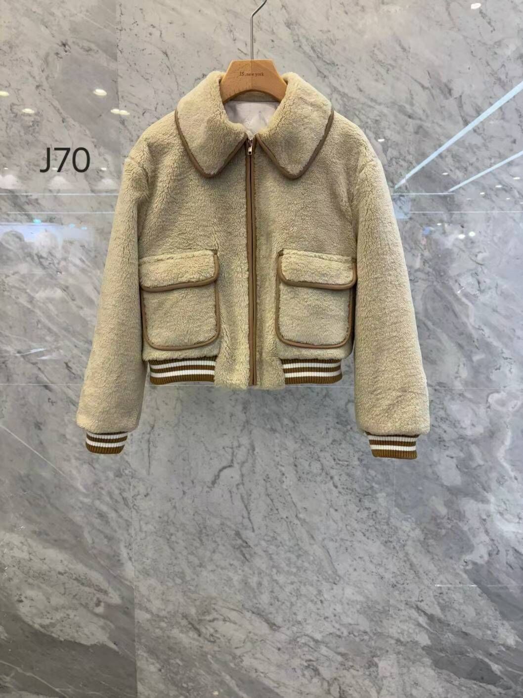 JN5228 羊羔毛拉鏈翻領短版外套