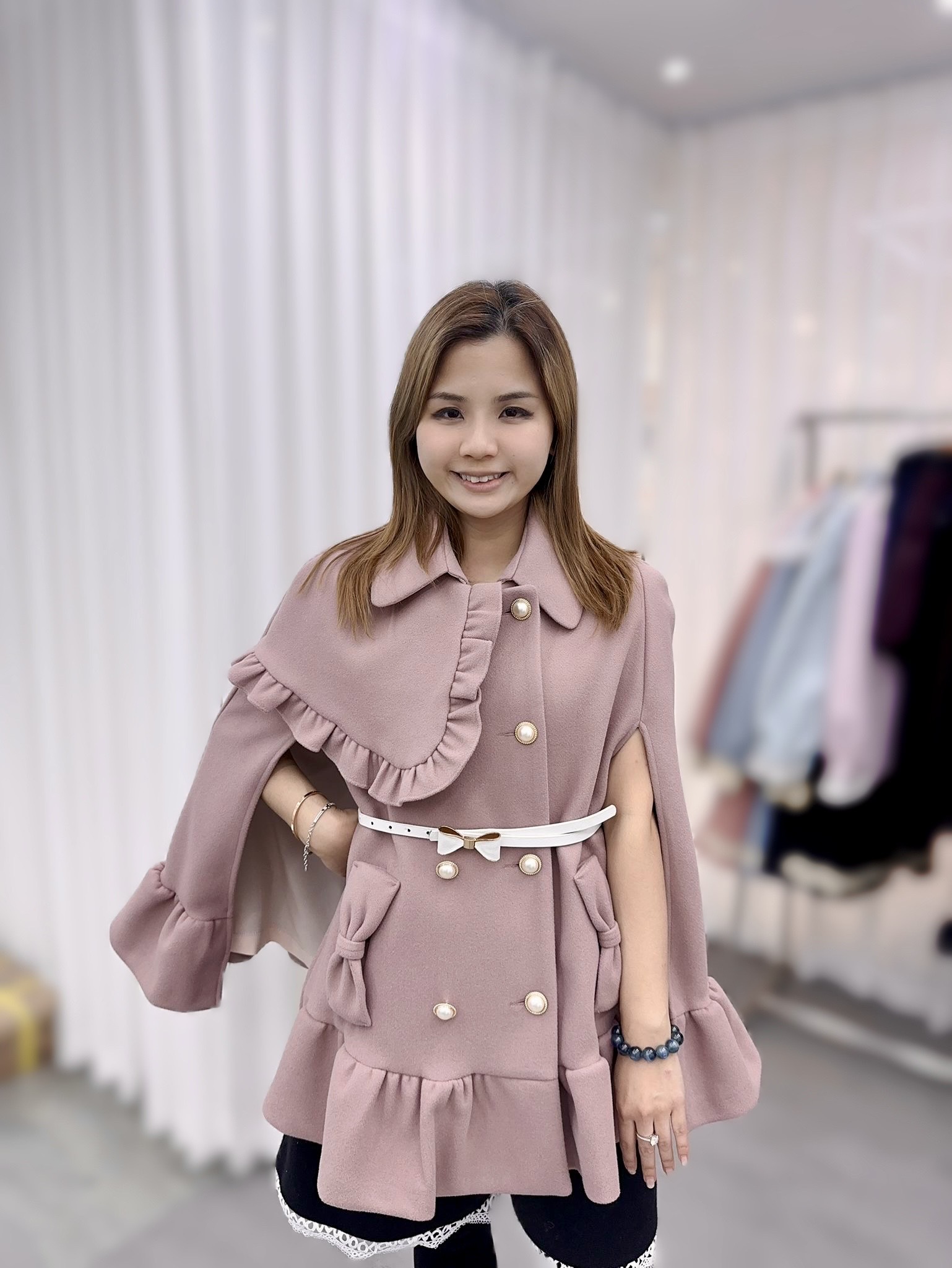 P63   羊毛高質輕身斗篷   長27.5   原價 $819  羊毛35%  校長自留款