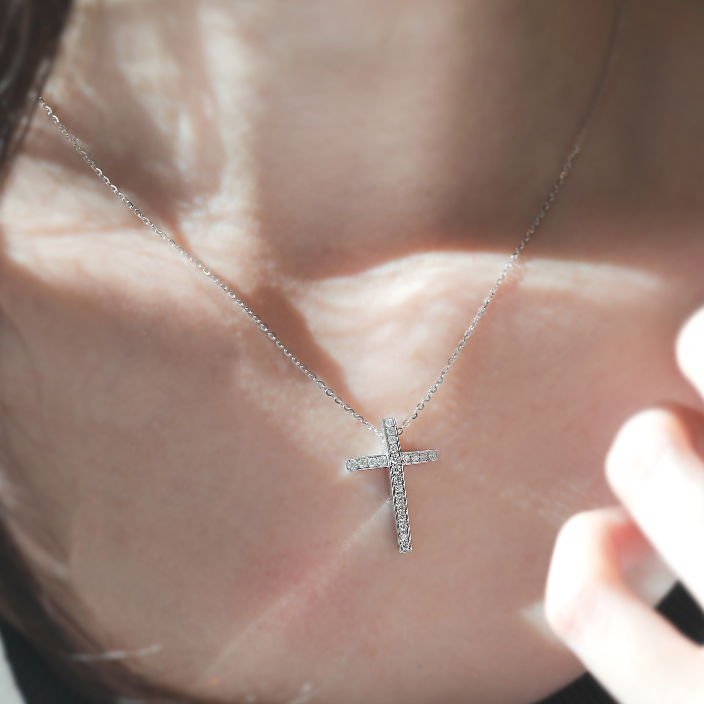 永恆銘光  — 28分十字架鑽石項鍊