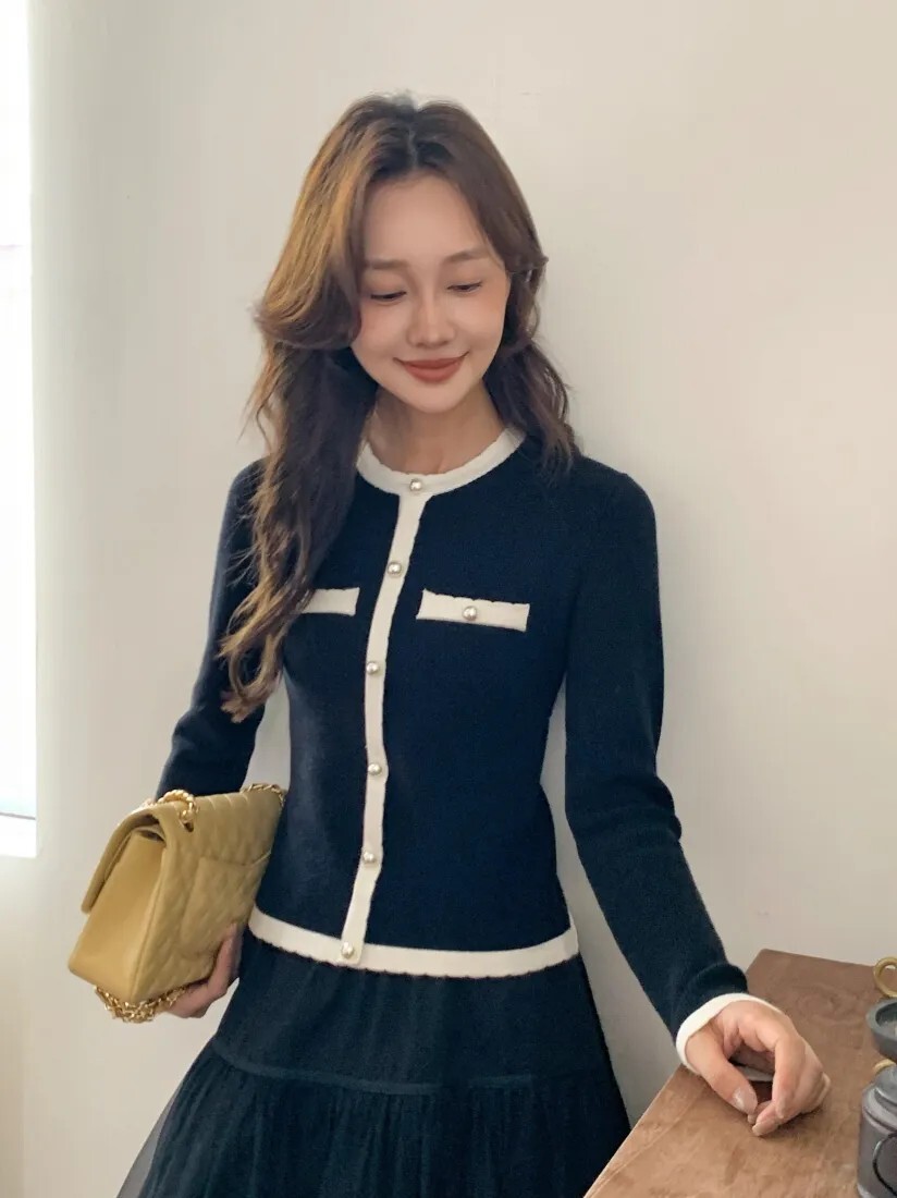 小香風配色滾邊珍珠排釦造型圓領上衣-F / 2色 (Elegant & Love)