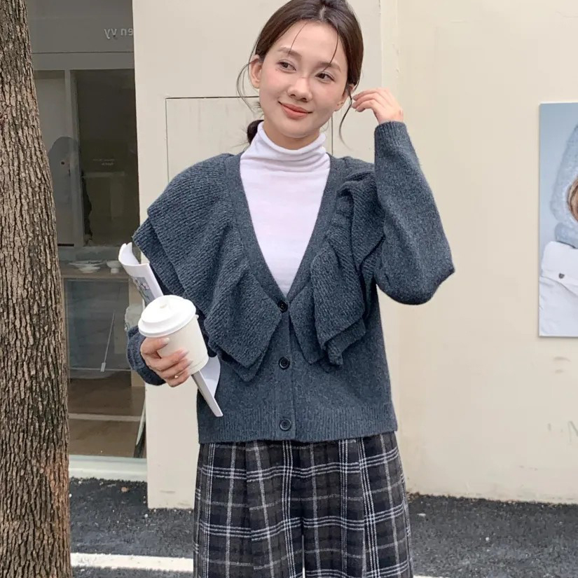 雙層荷葉滾邊V領造型排釦針織外套-F / 2色 (Elegant & Love)