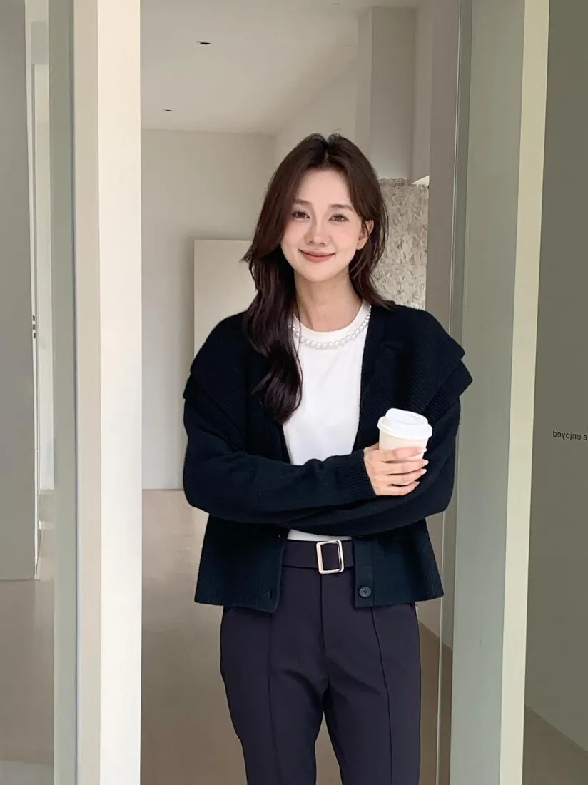 雙層荷葉滾邊V領造型排釦針織外套-F / 2色 (Elegant & Love)