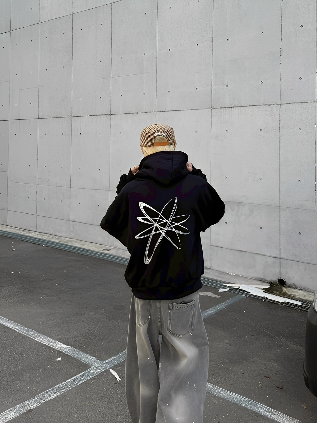 BOXY 刺繡 原子 軌跡 寬短 帽T