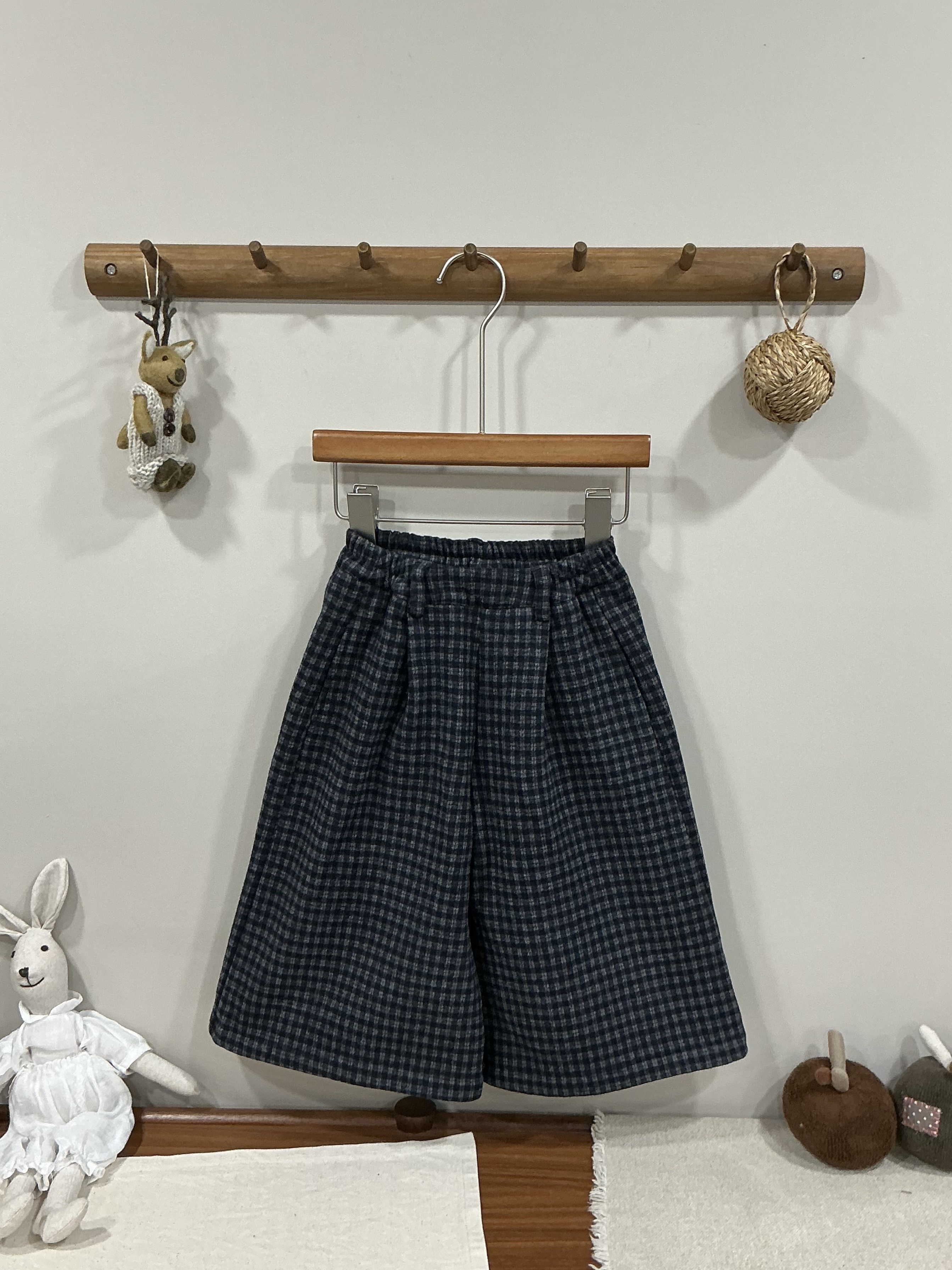 A03597磨毛格紋褲