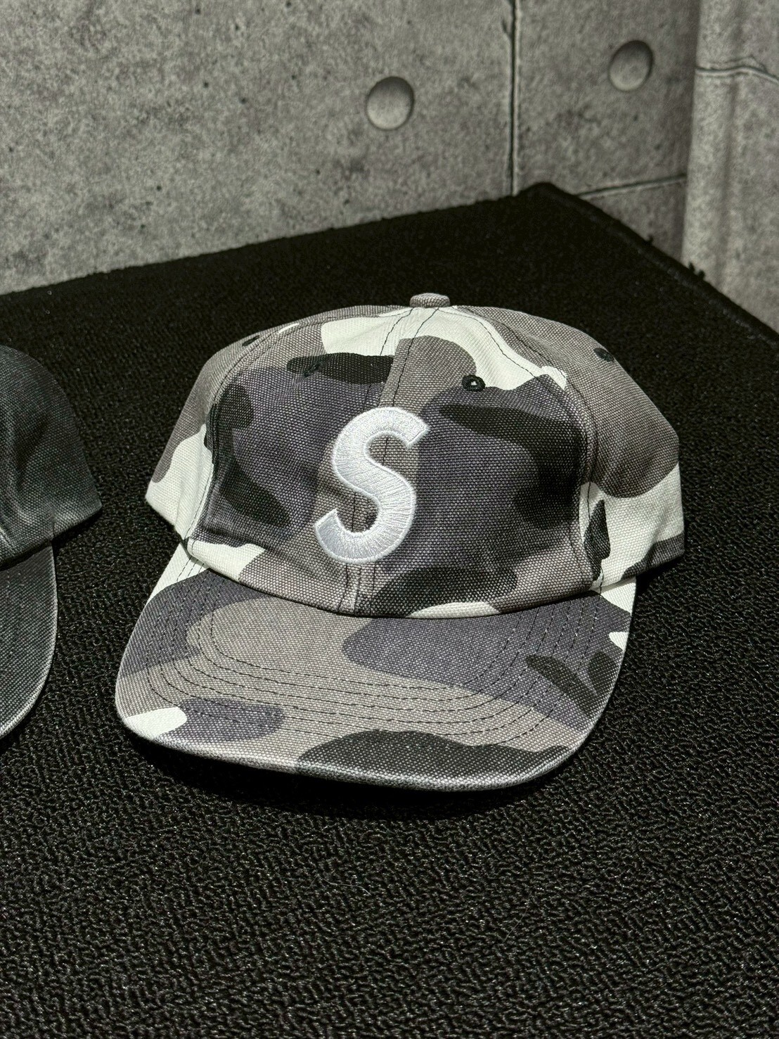 SUPREME 水洗單寧刺繡S老帽