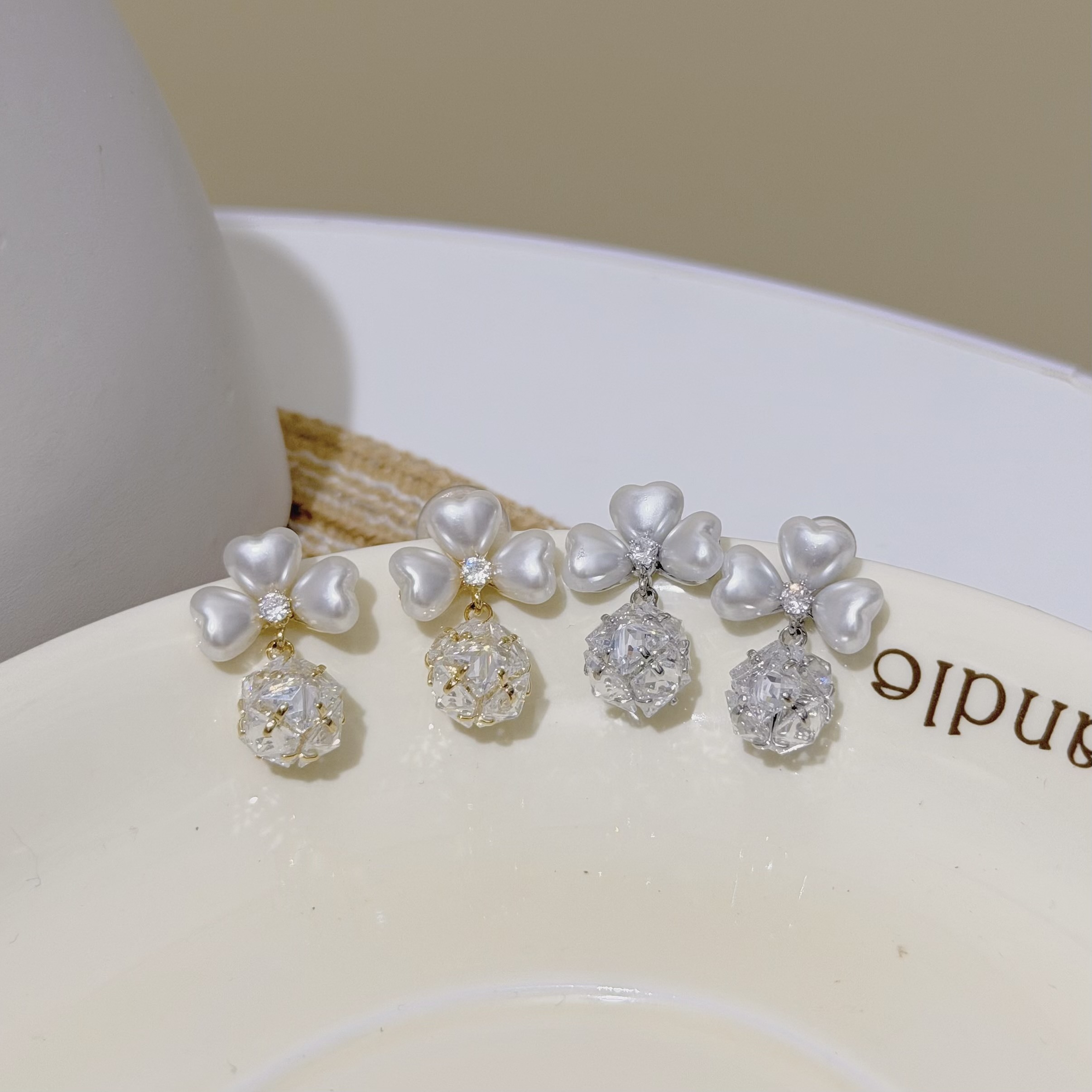 Z110珍珠愛心三葉草鑽球垂吊