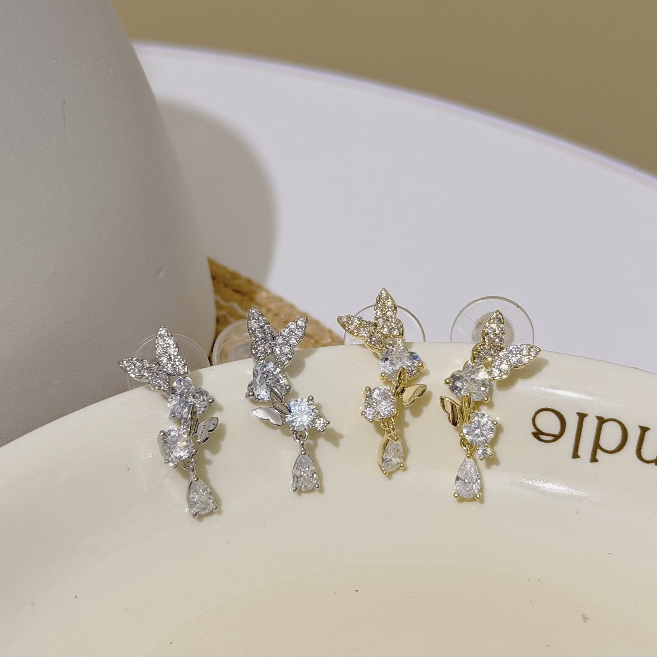 Z115排鑽蝴蝶水滴鋯石垂吊