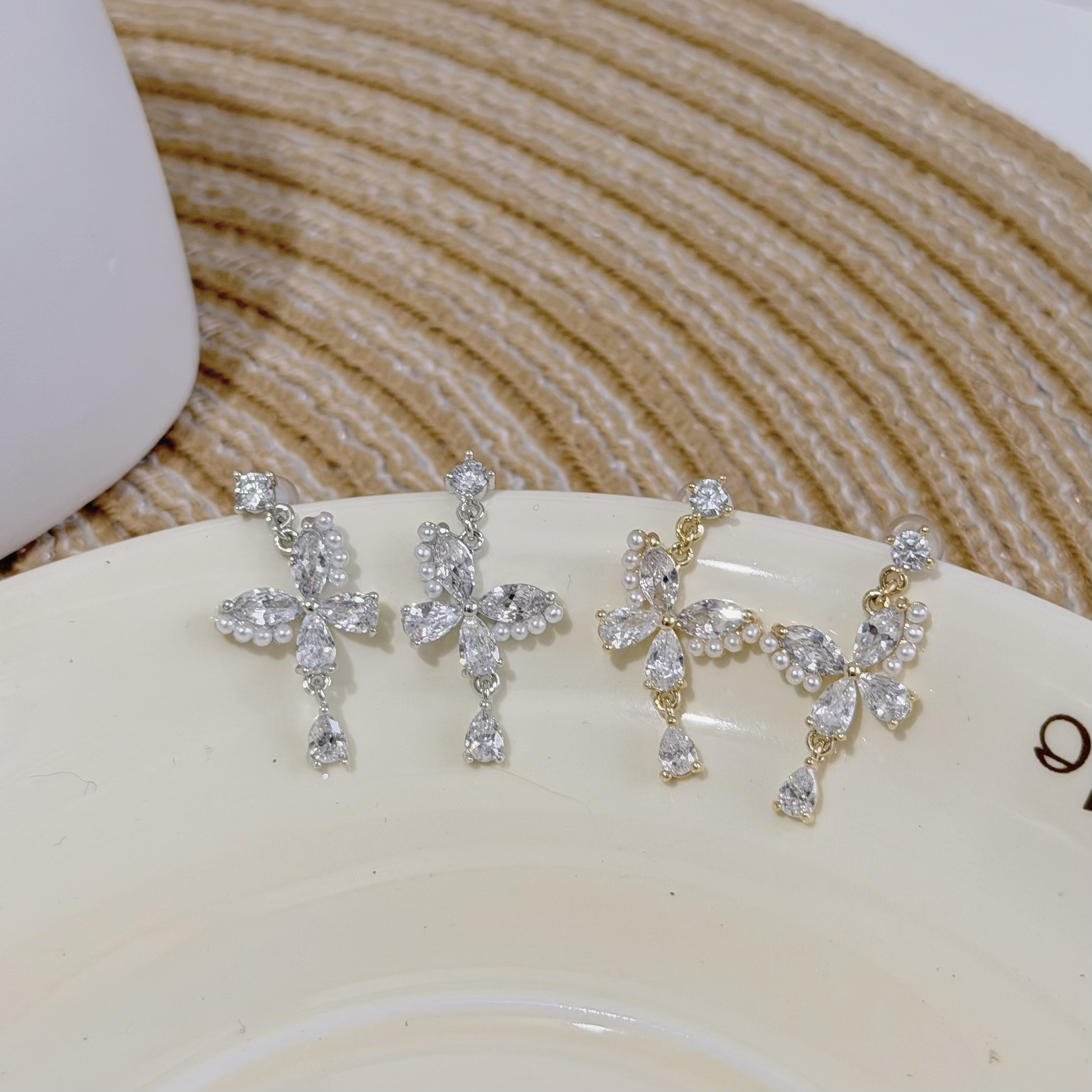 Z123鋯石珍珠蝴蝶垂吊