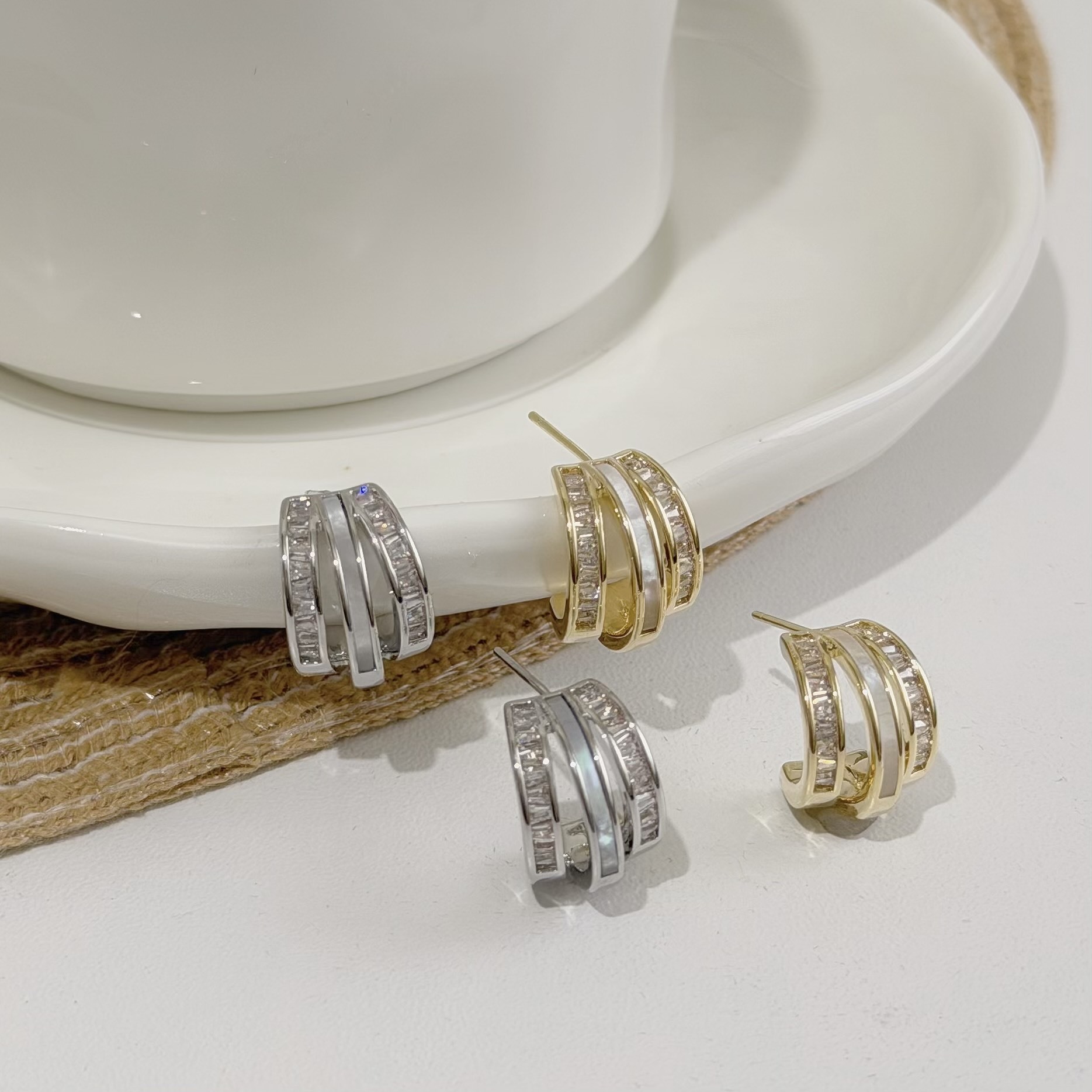 Z125鋯石貝殼三層C字圈