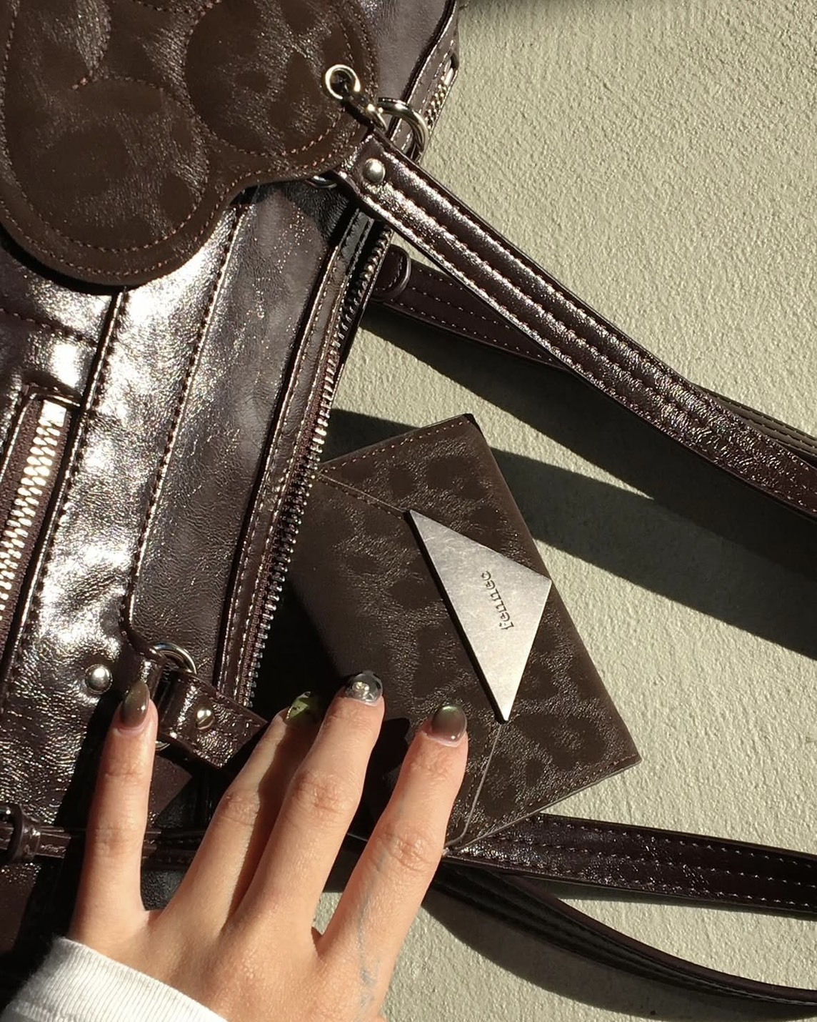 <秋冬新色🤎> Fennec 金屬漆面三折皮夾 棕色豹紋