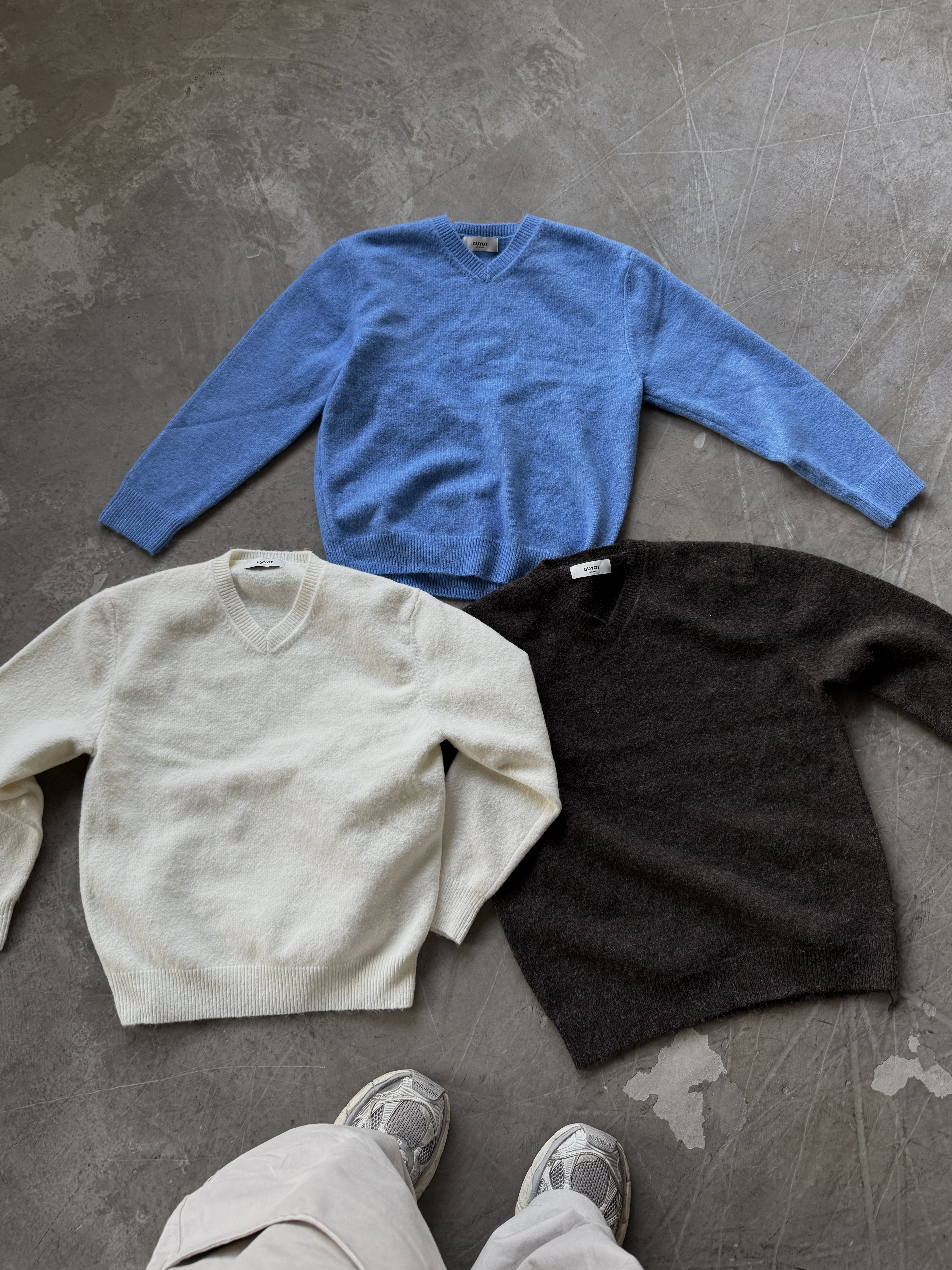 鬆弛感 彈性針織 羊毛素面 V領長袖（部分現貨）