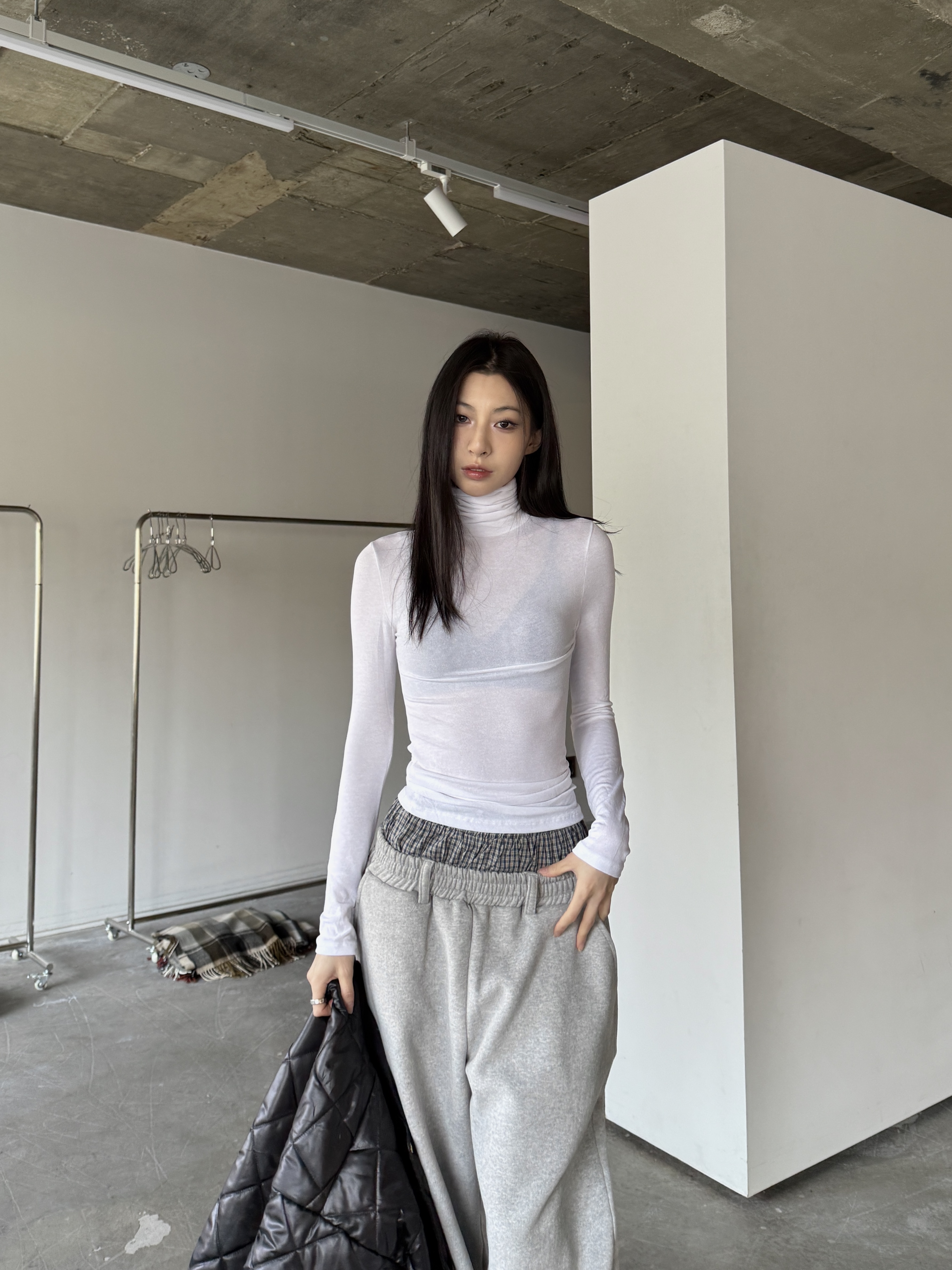 彈性素面 高領長袖上衣 女款（部分現貨）