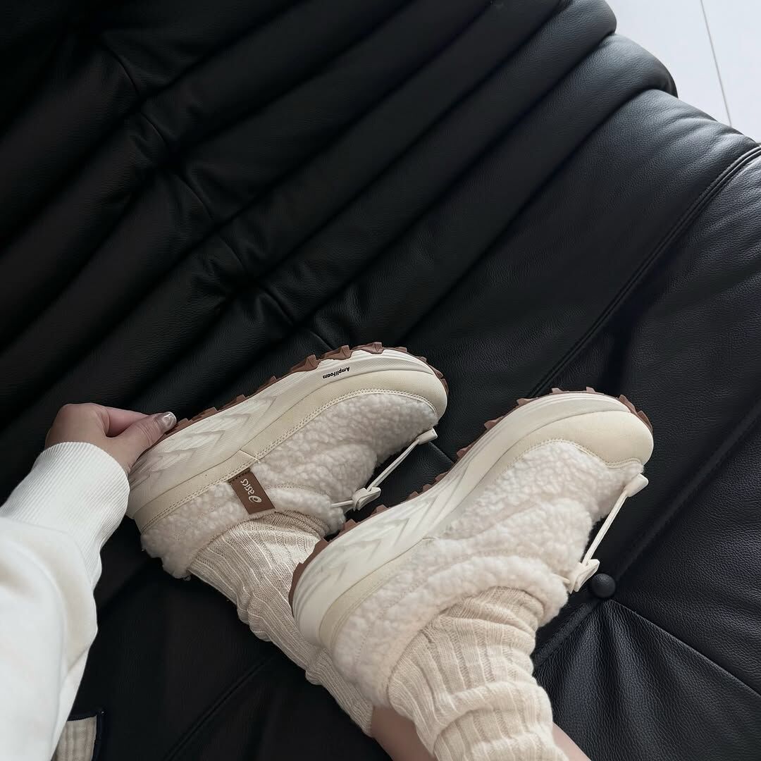 ASICS GEL-SONOMA WT 奶油焦糖 奶油白 米白 絨毛 羊羔絨 抽繩 增高 泰迪鞋 穆勒鞋 懶人鞋 女鞋 1203B036-100 / 預購