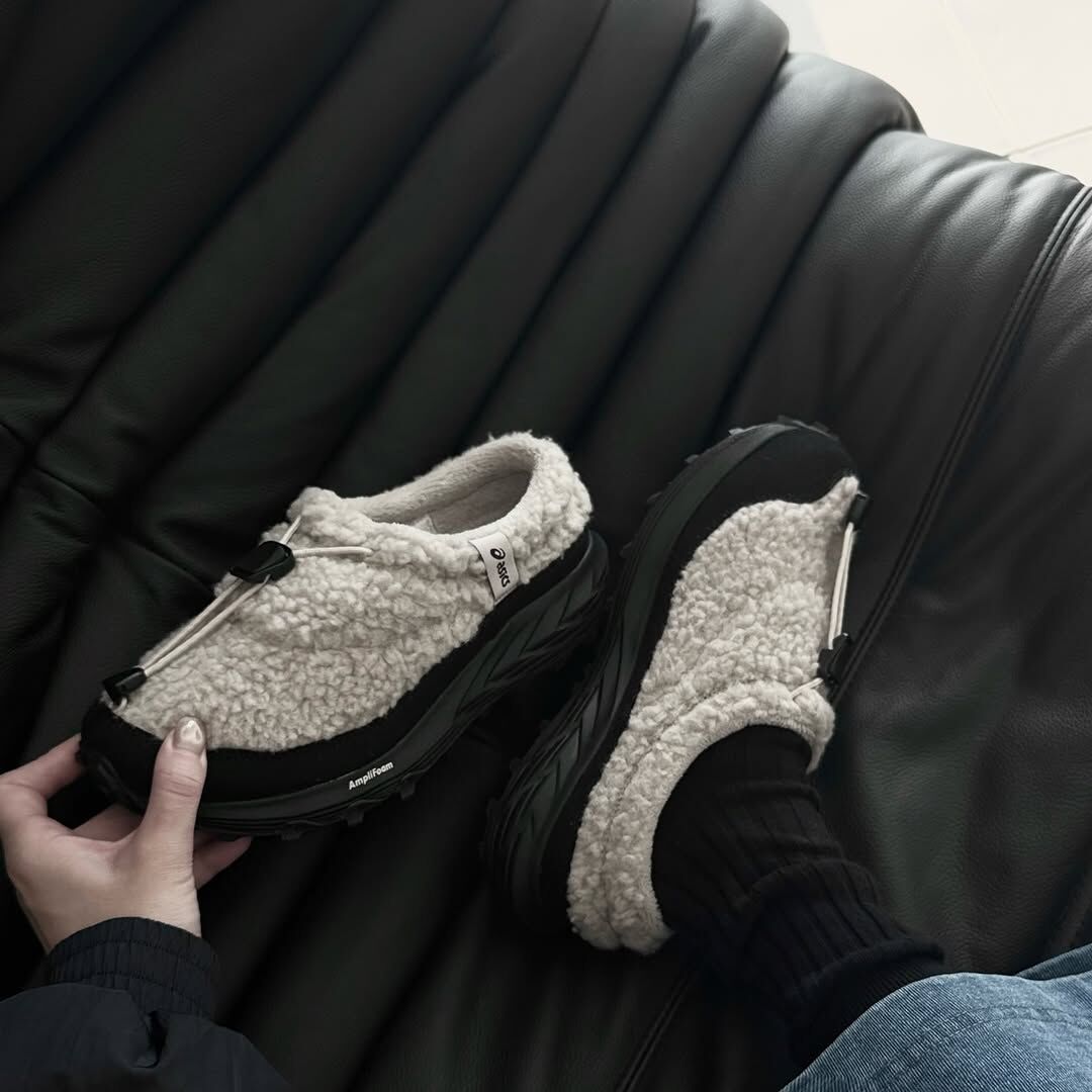 ASICS GEL-SONOMA WT 燕麥灰 米灰 黑底 絨毛 羊羔絨 抽繩 增高 泰迪鞋 穆勒鞋 懶人鞋 女鞋 1203B036-020 / 預購