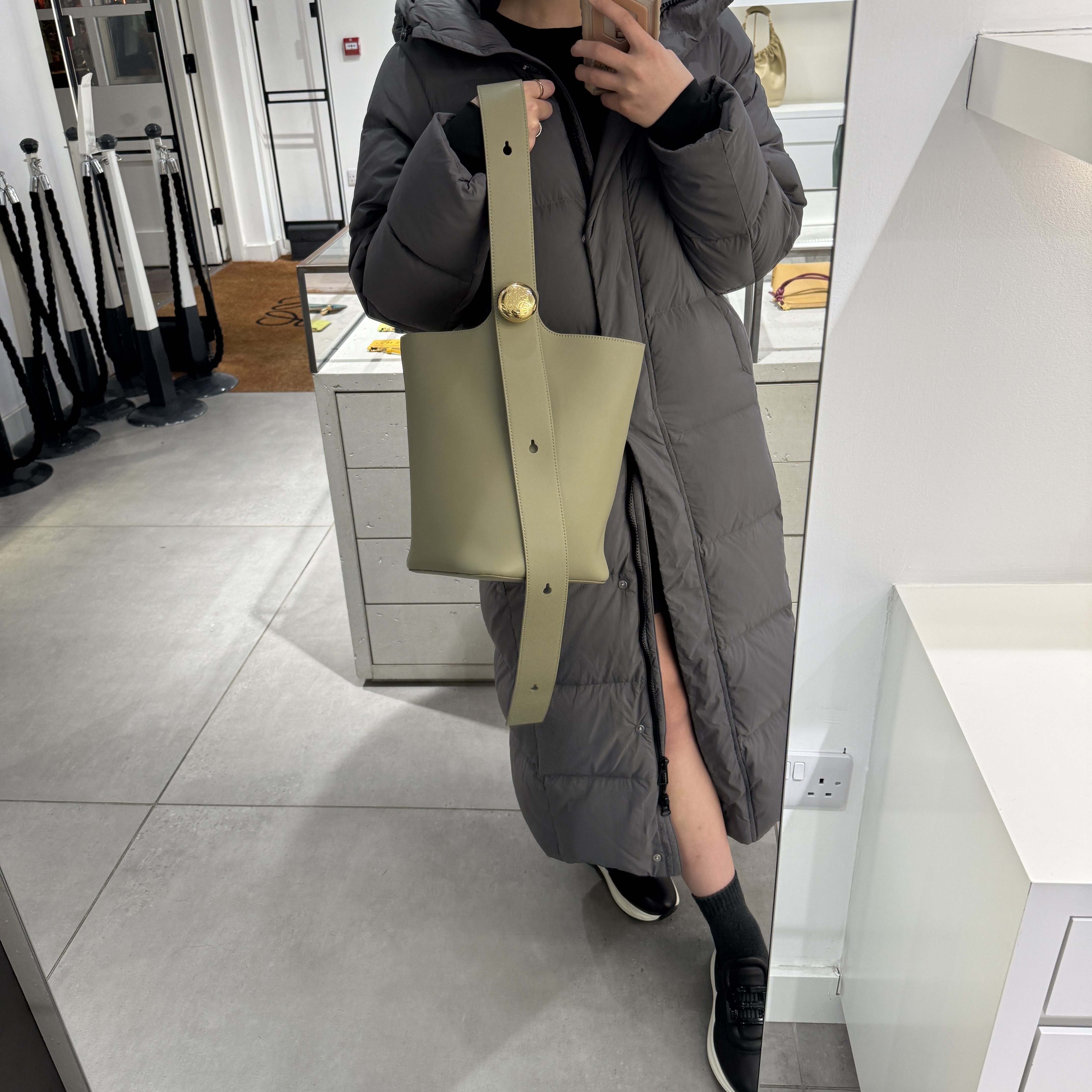 Loewe Pebble Medium Bucket bag 2 colors