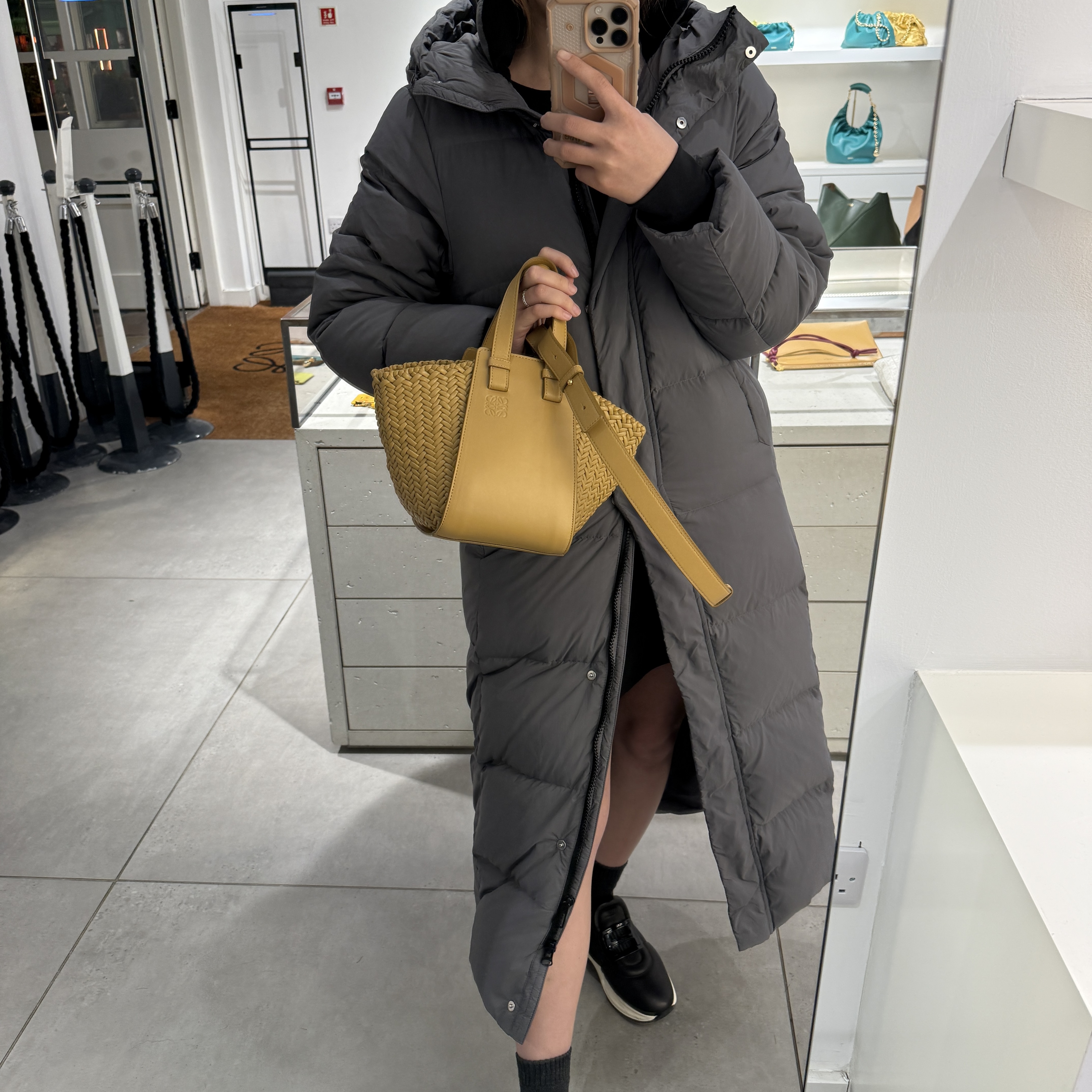 Loewe Hammock compact bag Sahara