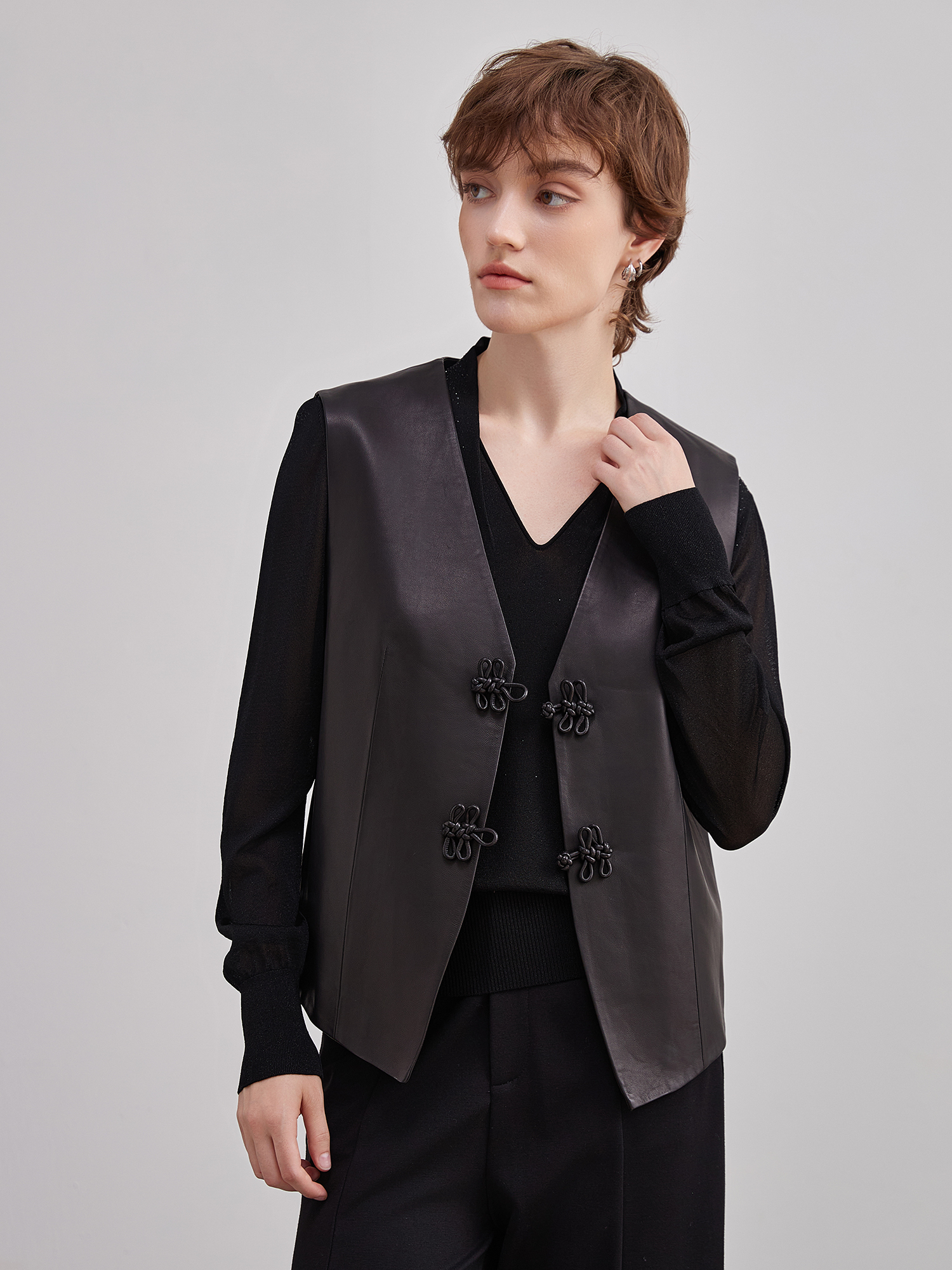 mi-tu 新中式無袖羊皮背心