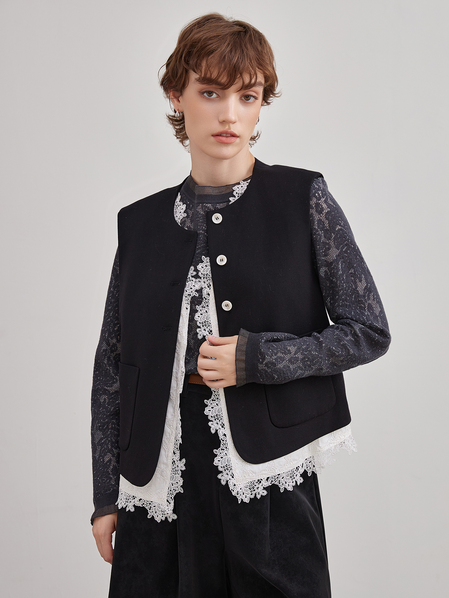 mi-tu 蕾絲拼接馬甲