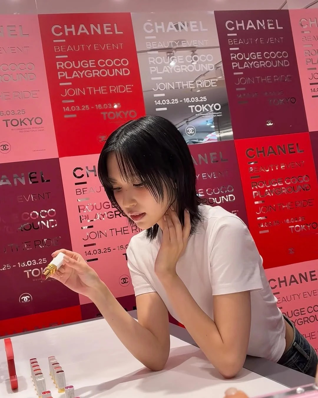 香奈兒COCO晶亮潤唇膏 – 晶亮光澤 762 Karina同款!!!