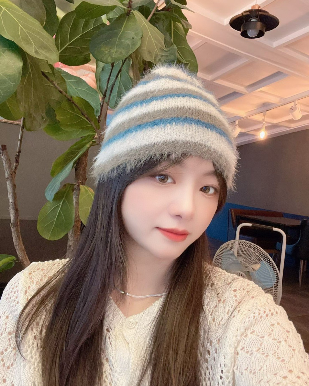 霧感毛絨條紋針織帽