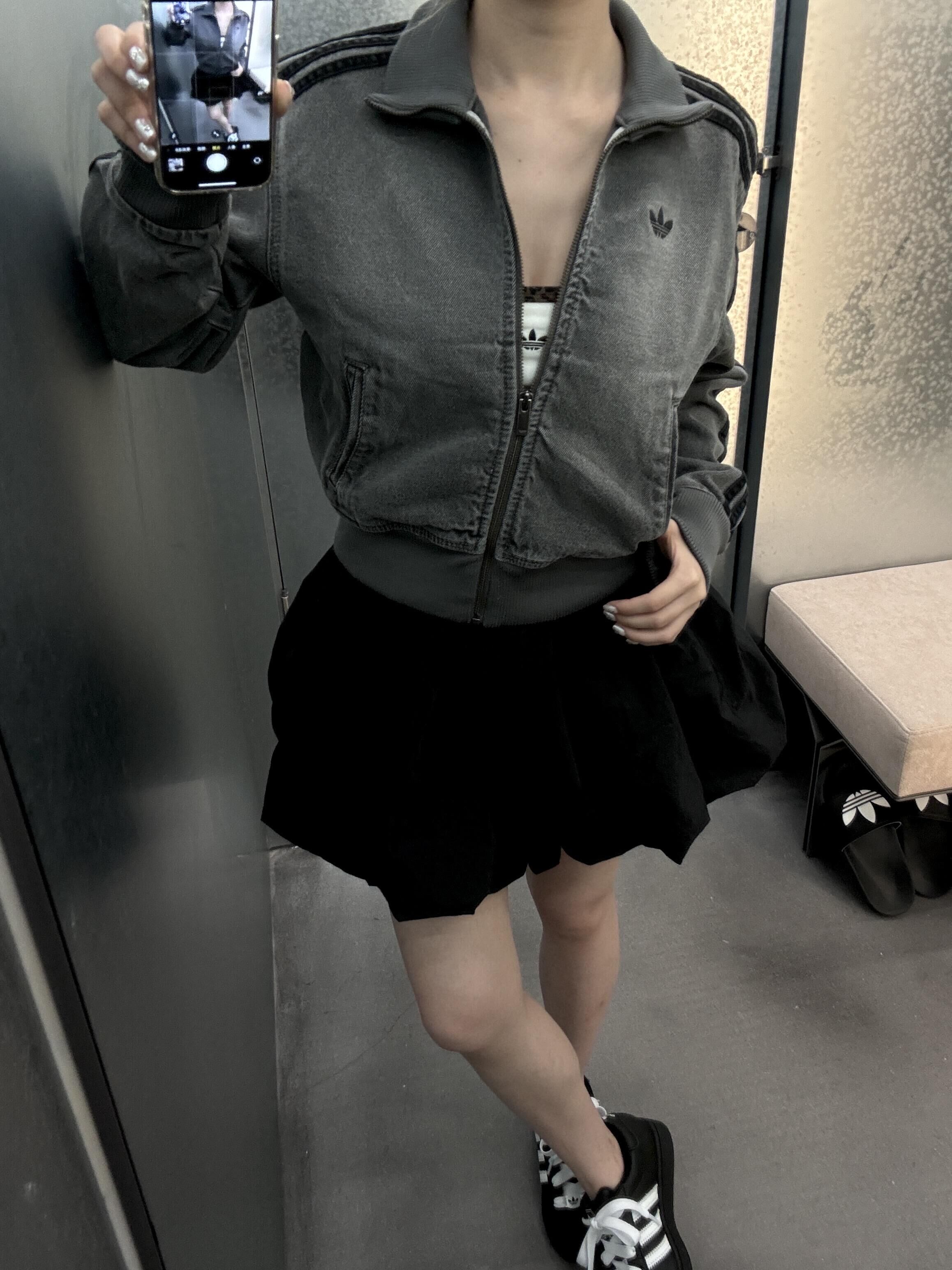 Adidas originals 刺繡短版牛仔外套 修身版型 作舊 水洗灰 深灰色 女款/預購