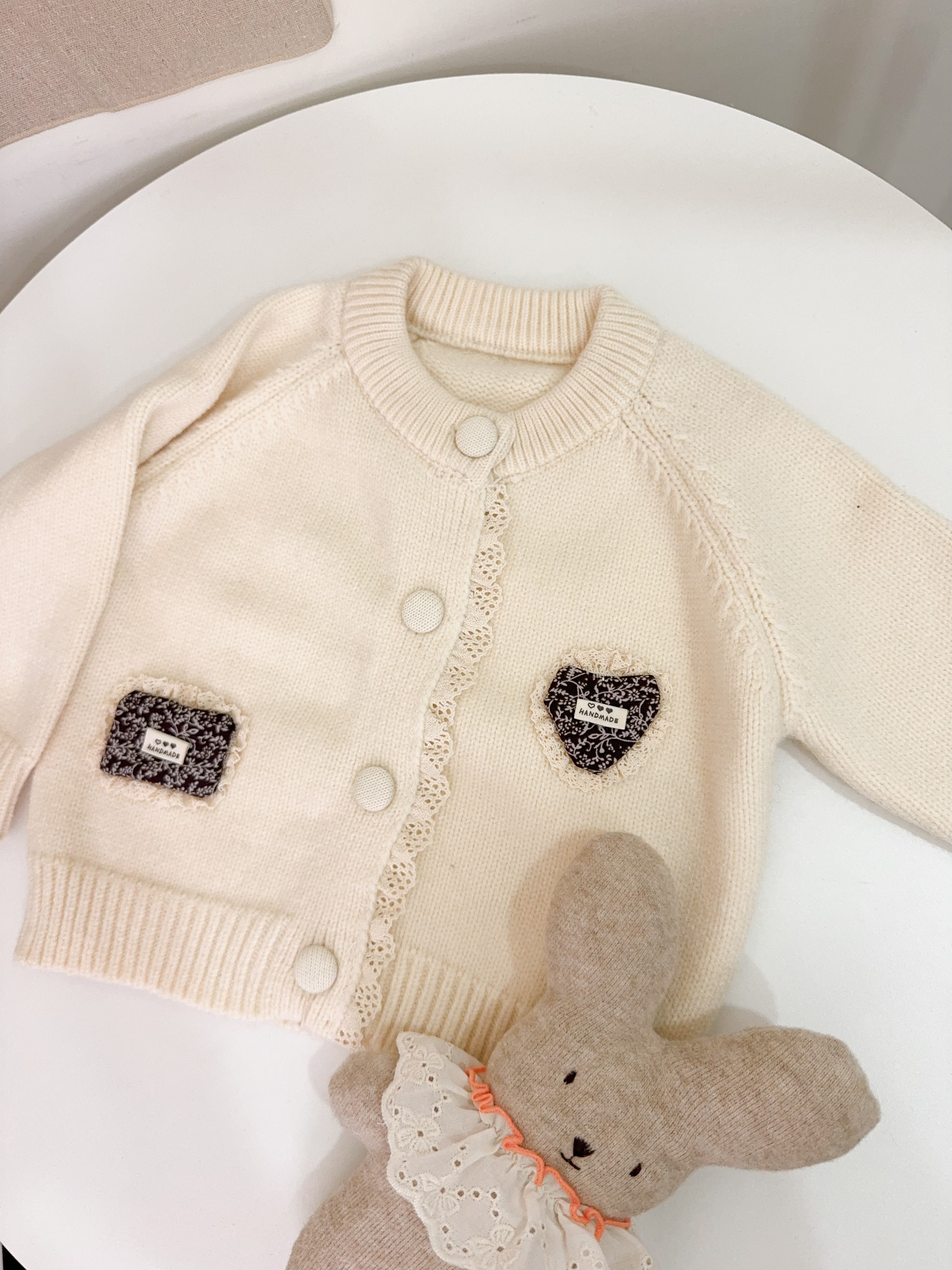 5112奶白愛心針織外套