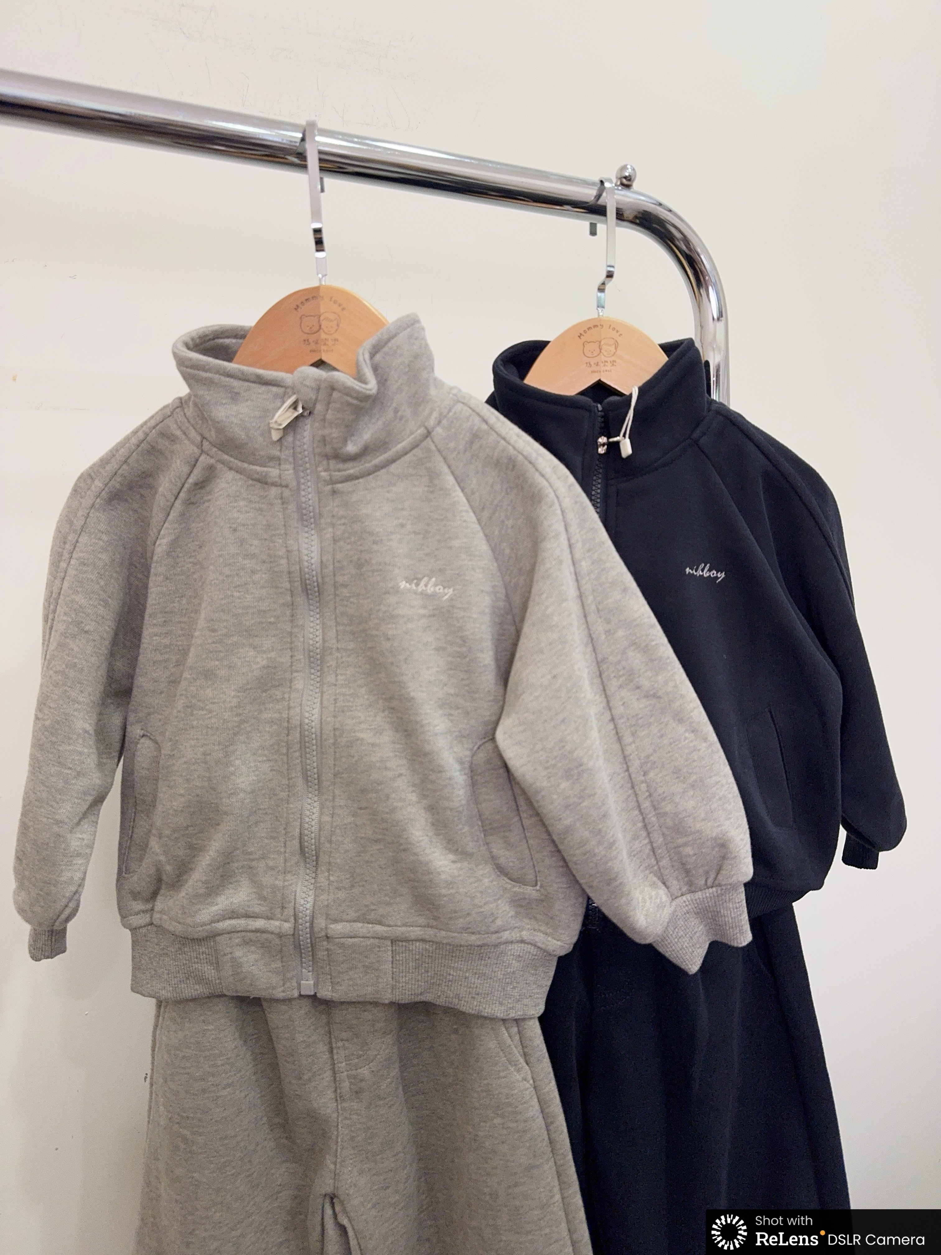 NH6682立領刺繡字母套裝