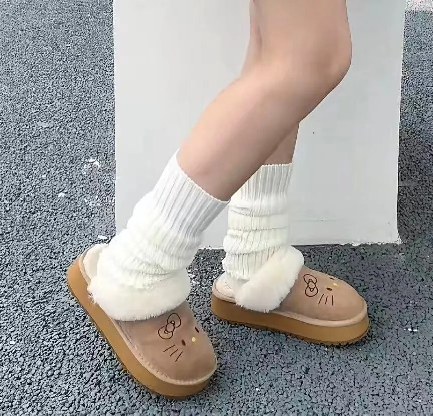 KTQ STORE ‧ Hello Kitty X Sanrio 咖色冬季保暖 穆勒鞋 ST25052D