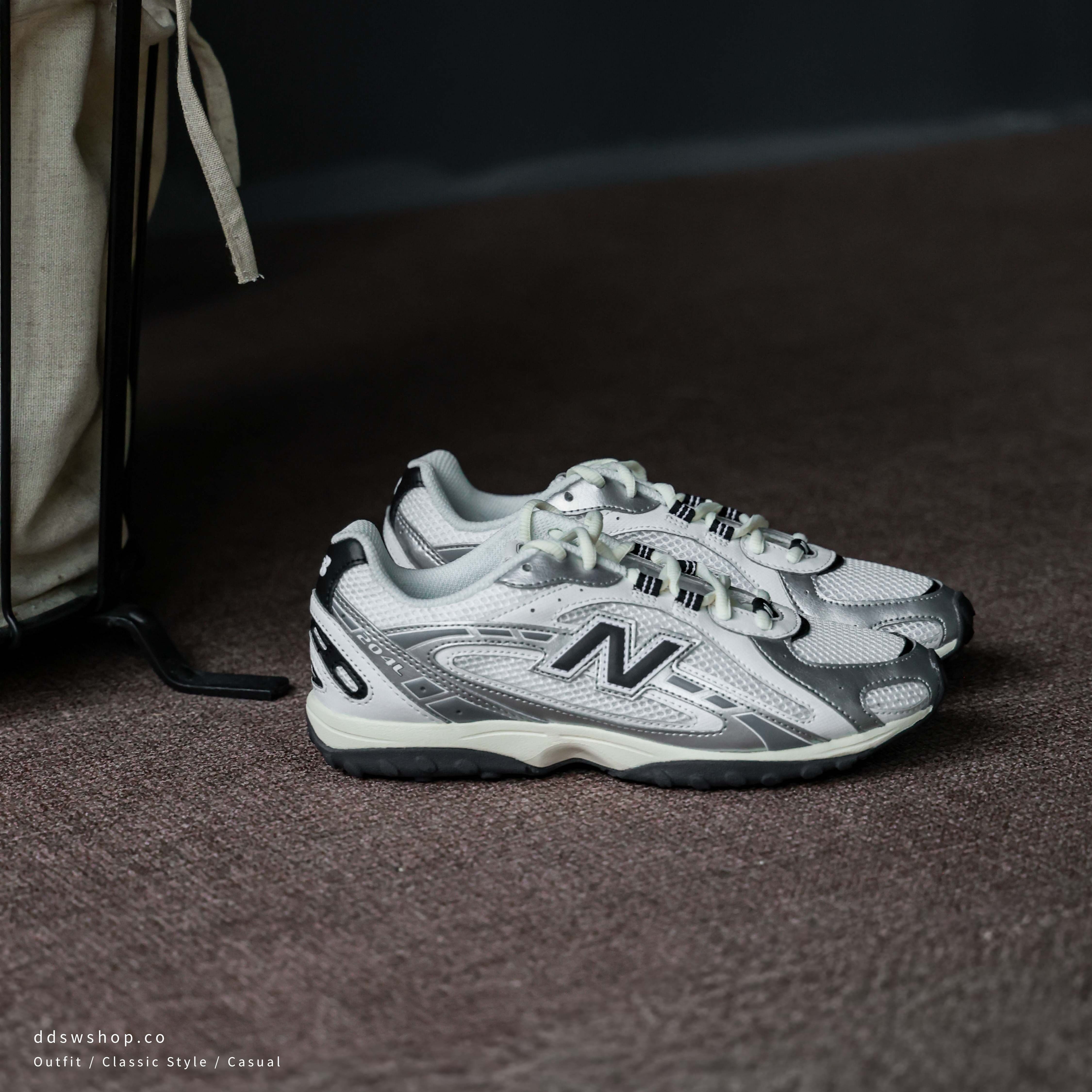 "代購" New Balance NB 銀黑 德訓鞋 薄底鞋 張員瑛同款 男女鞋 U204LSWD
