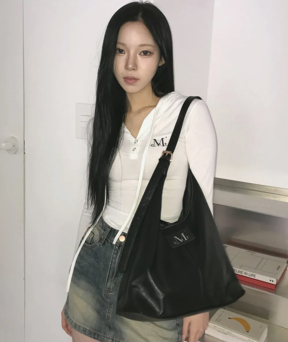 韓國🇰🇷連線 MUCENT 小Logo皮革月牙包 大容量 單肩包 側背包 肩背包 黑色 簡約風 /預購