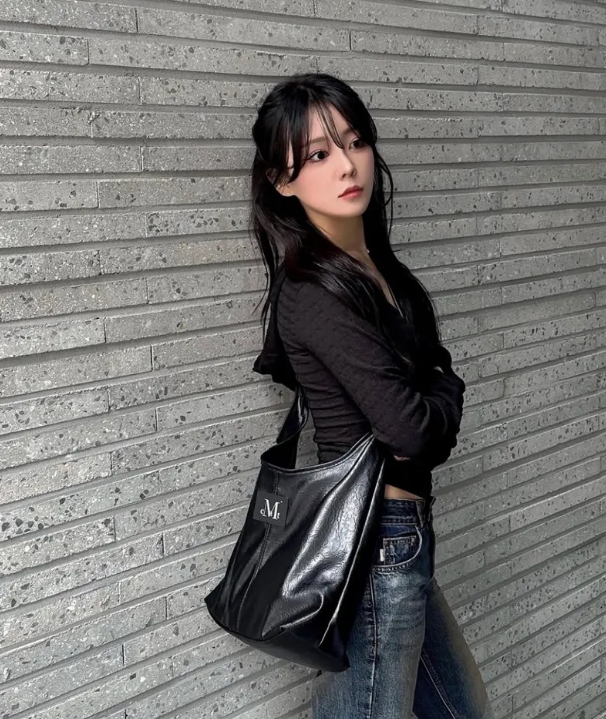 韓國🇰🇷連線 MUCENT 小Logo皮革月牙包 大容量 單肩包 側背包 肩背包 黑色 簡約風 /預購