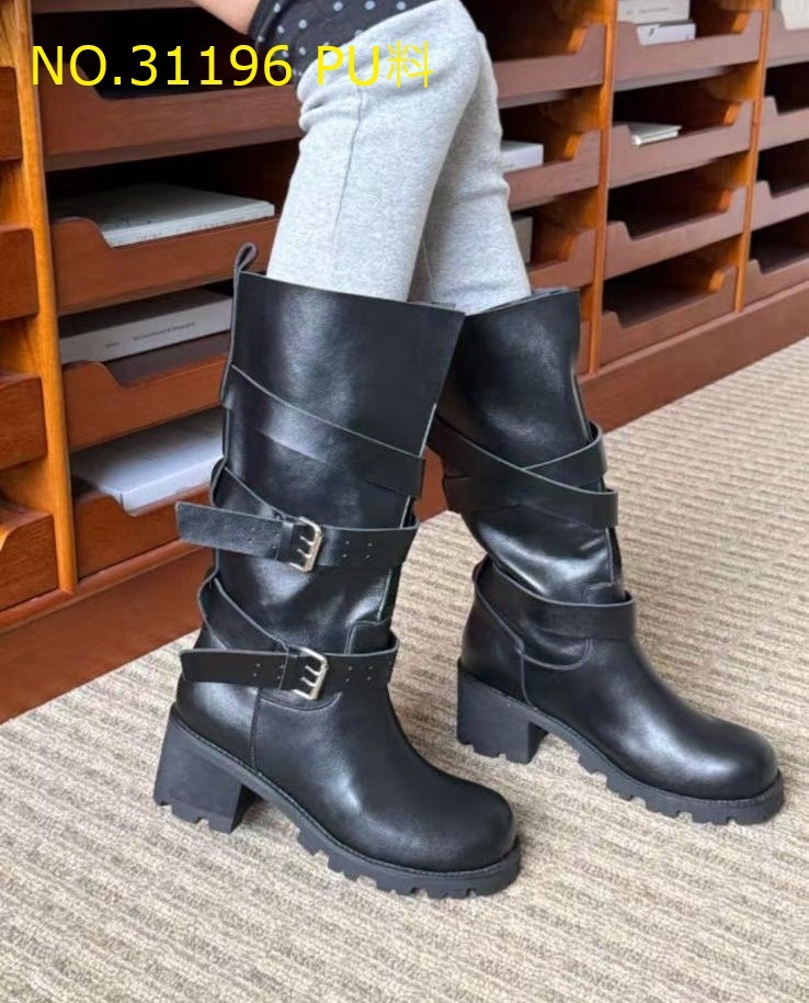 CM03 NO.31196   卡其猄皮   /   黑色 PU料  足碼  原價  $599 韓國牌子 中國制