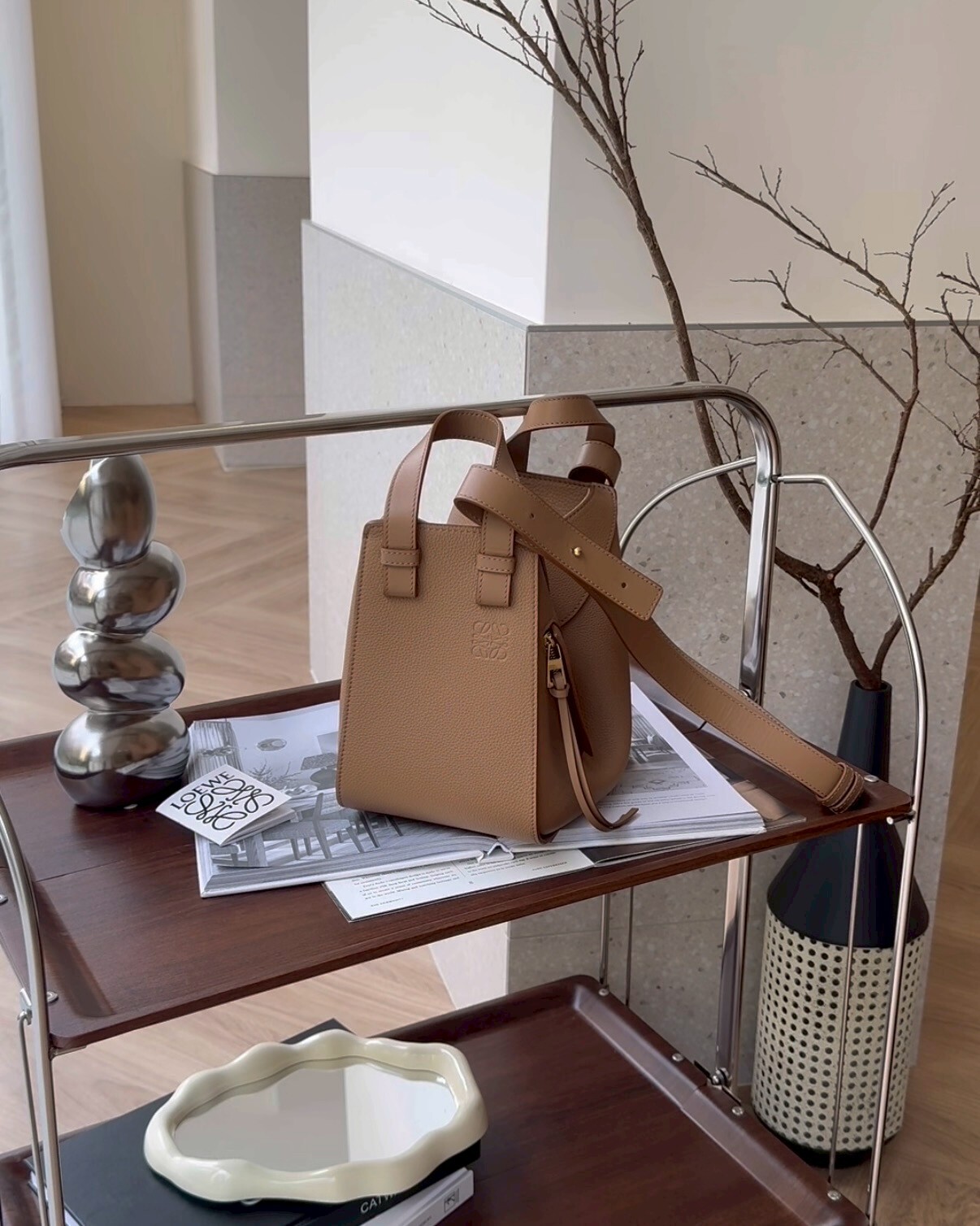 LOEWE｜HAMMOCK COMPACT 吊床包 太妃糖色 (小巧款)