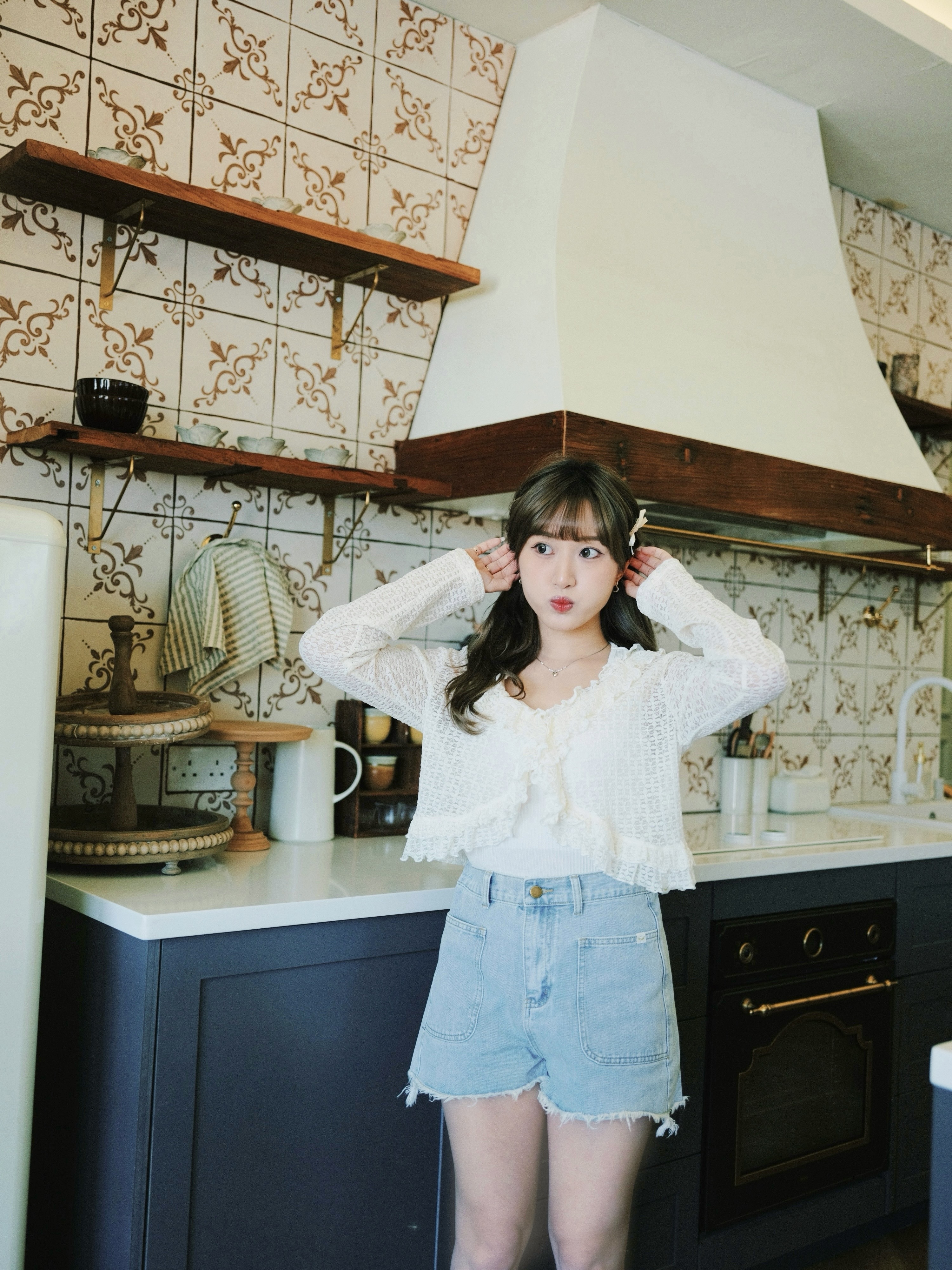 兩色 / 透膚花紋雙層荷葉外套 / Sheer Textured Frill Cardigan