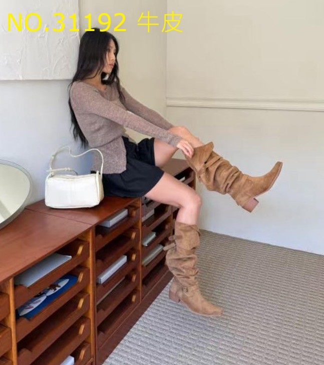 CM04 NO.31192 牛皮   足碼 1.5寸高   原價 $799  韓國牌子 中國制