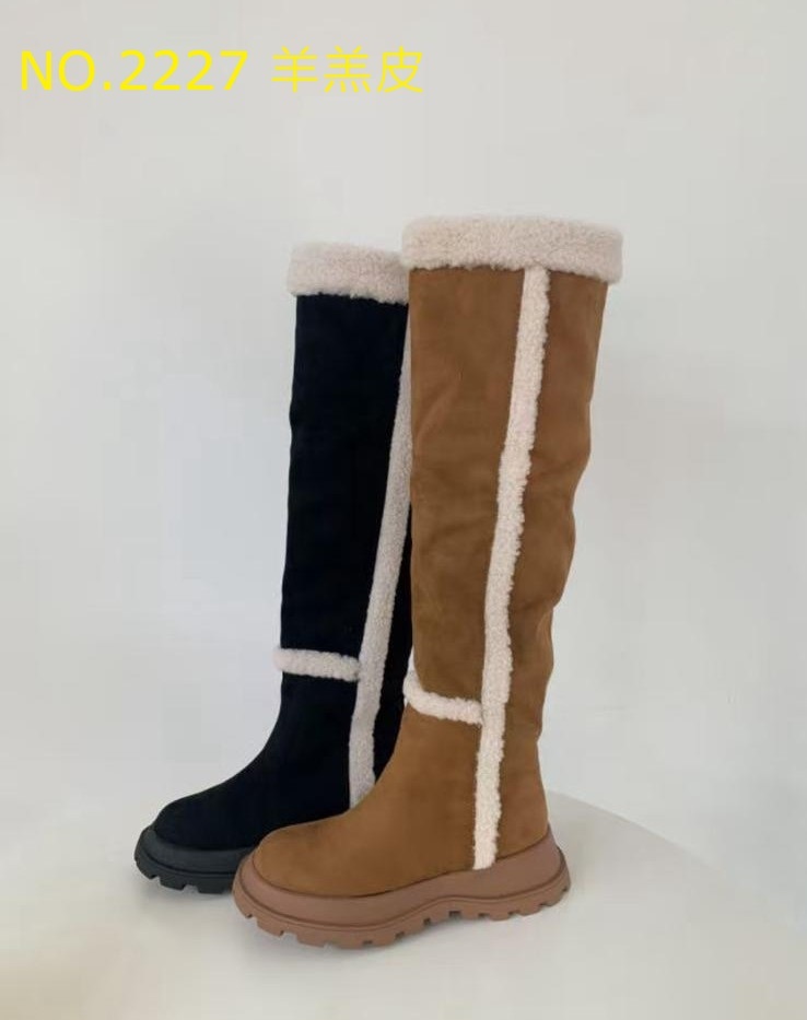 CM08 NO.2227  羊羔皮  偏細   2寸高   原價  $799 韓國牌子 中國制