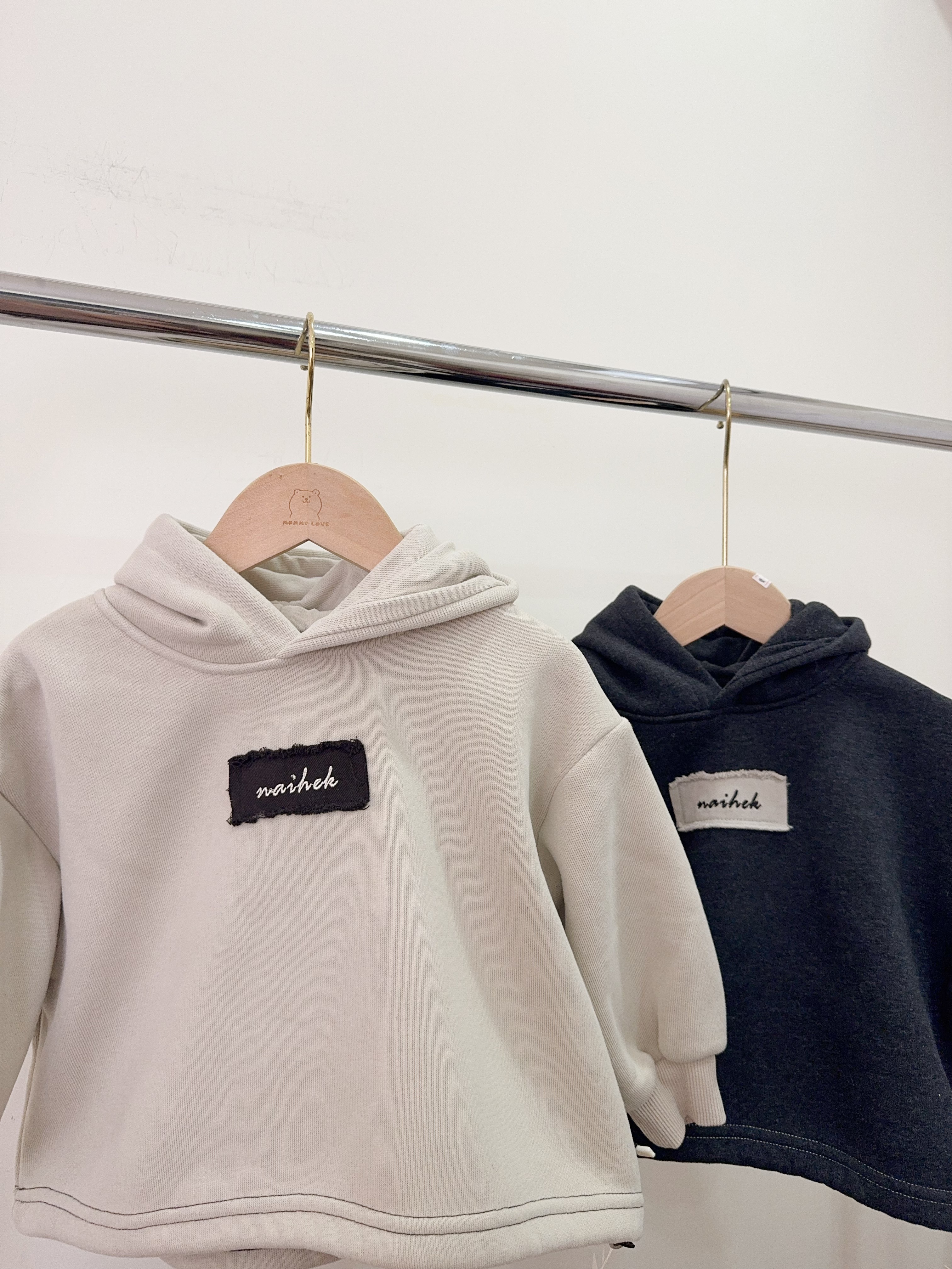 NH6867闆娘最愛貼布連帽上衣