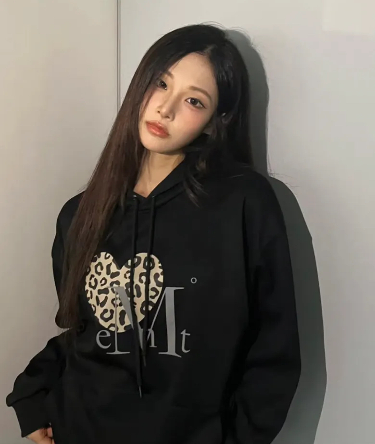 韓國🇰🇷連線 MUCENT 豹紋愛心大Logo帽T 寬鬆 黑色 灰色 (任買兩件711免運)/預購