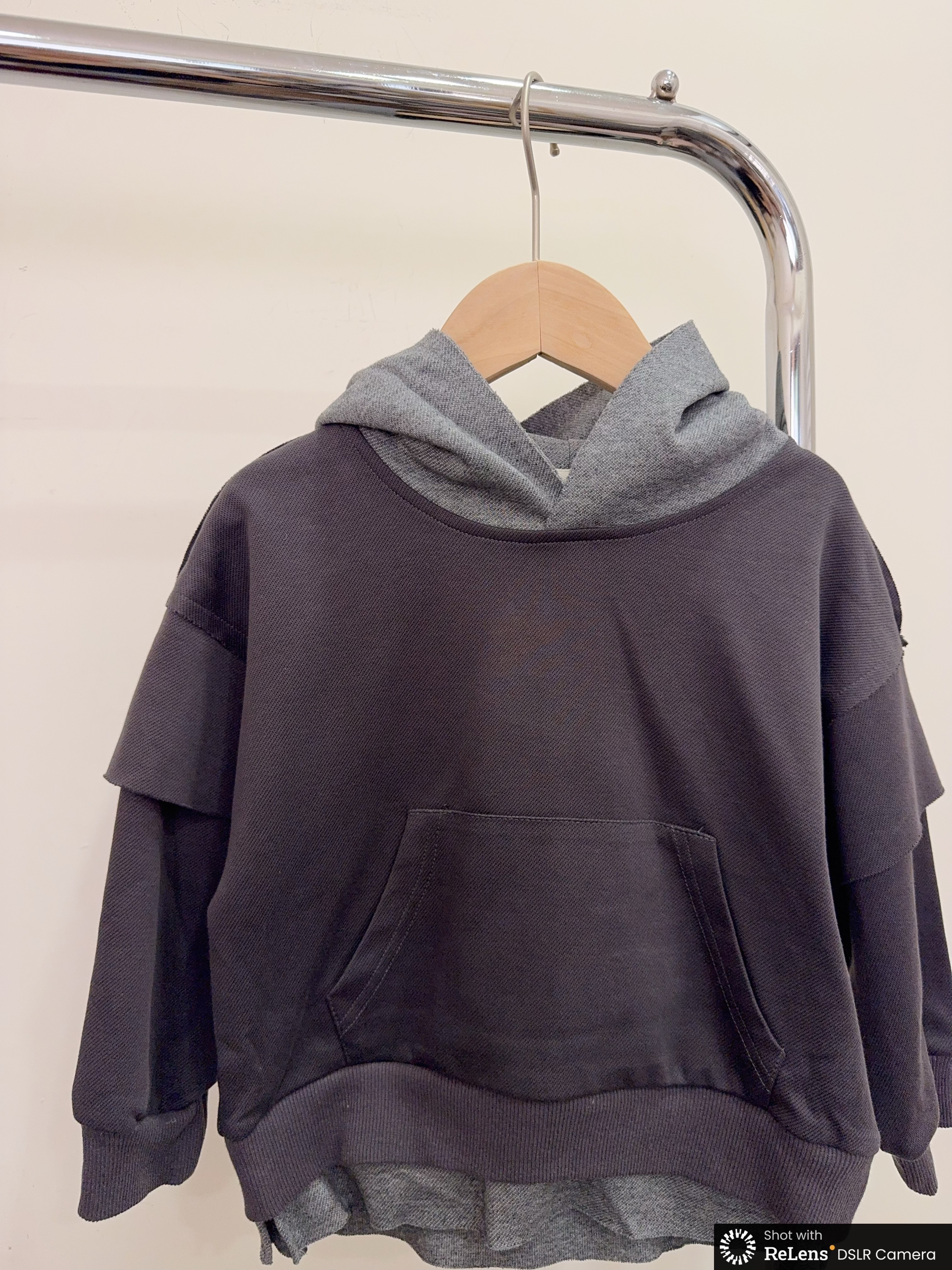 55017設計師家-無收邊拼接連帽上衣