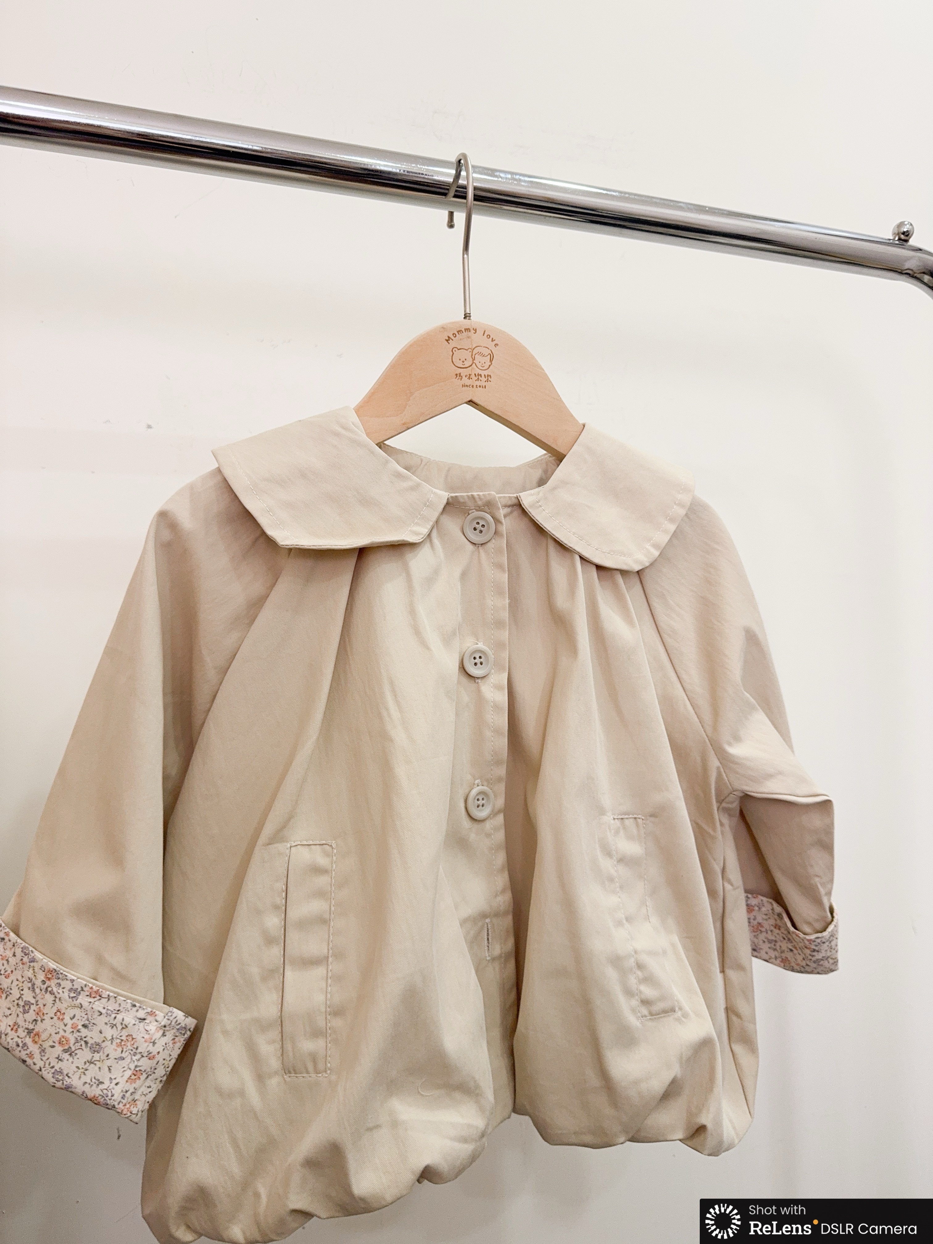 8162花苞反折碎花外套