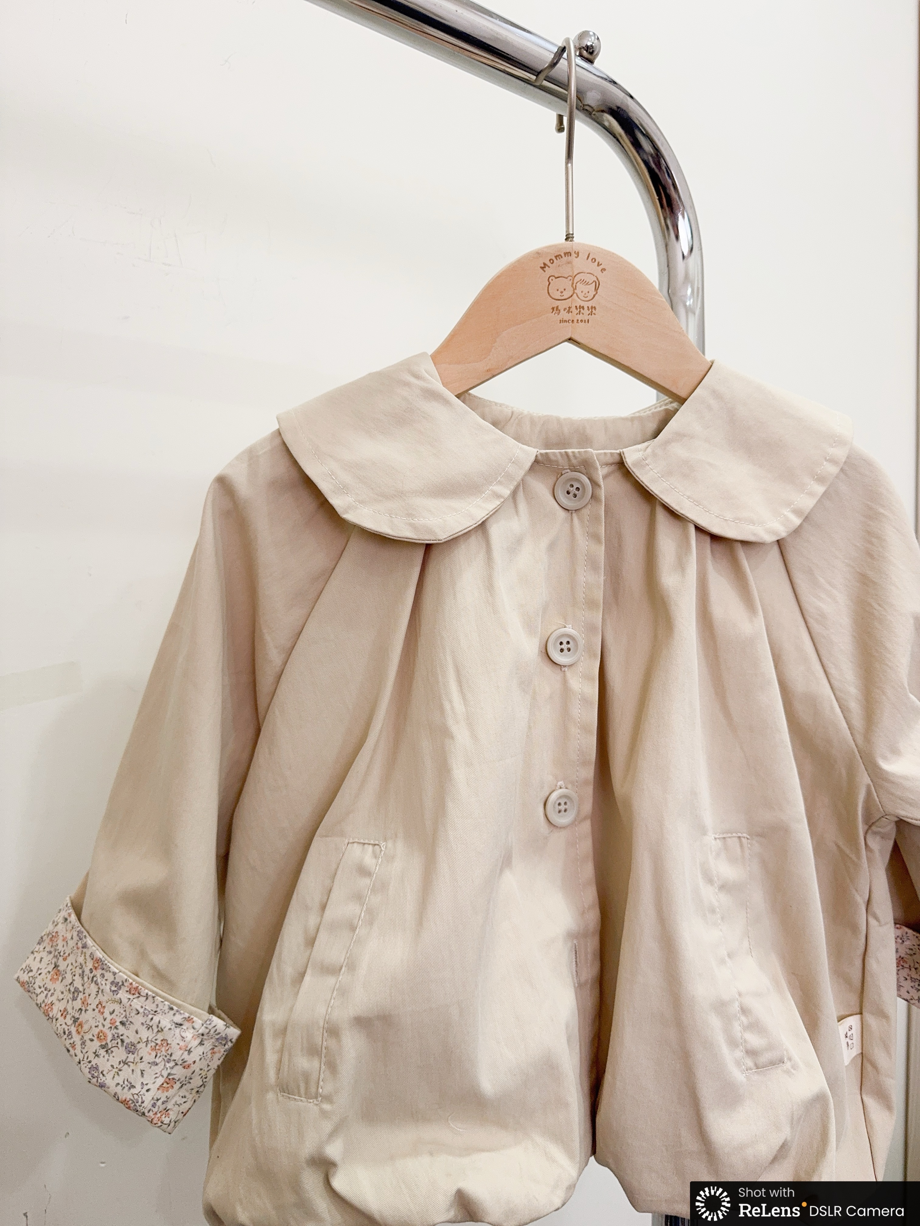 8162花苞反折碎花外套