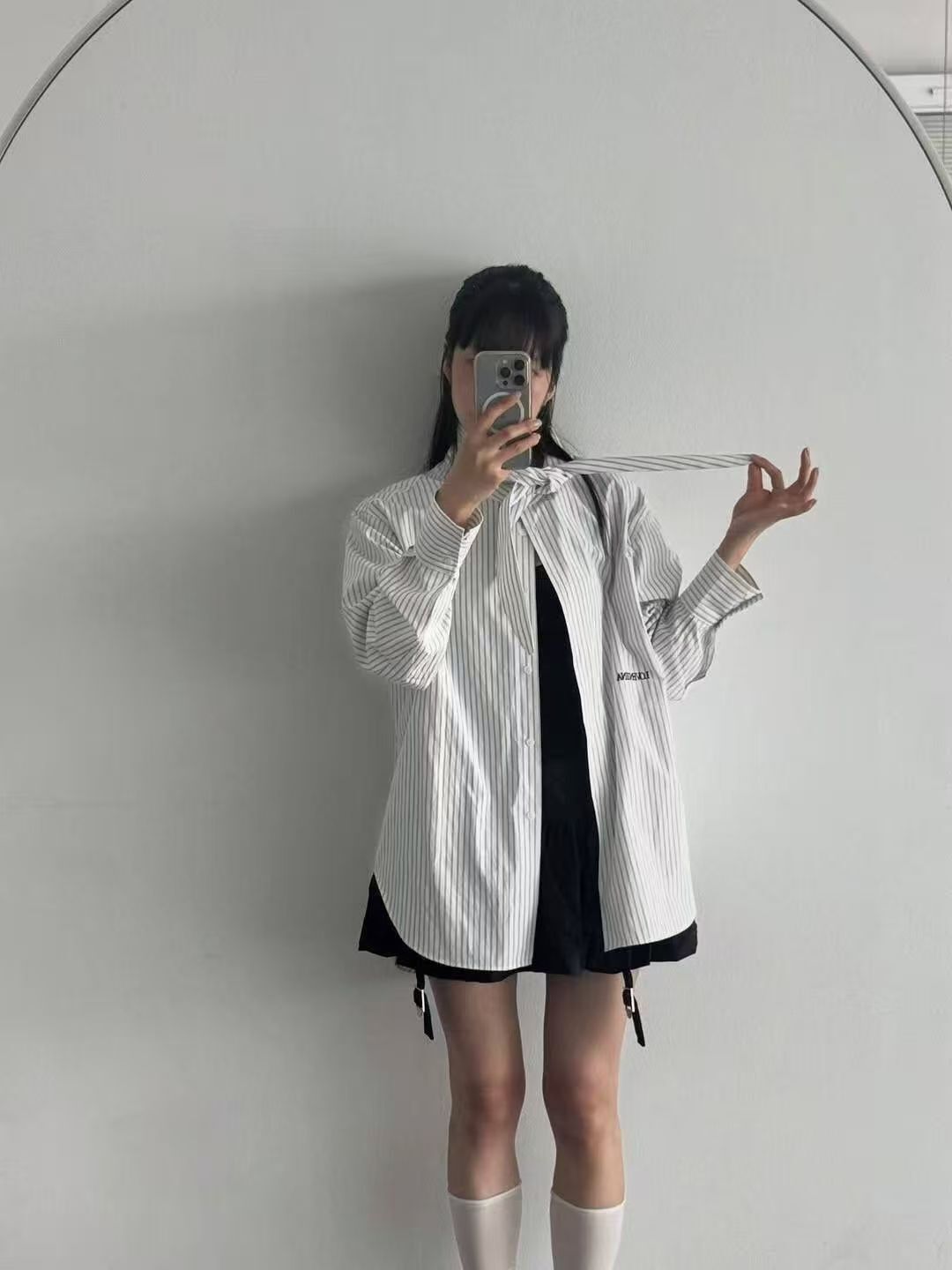 GB5221 條紋領口綁結字母刺綉恤衫