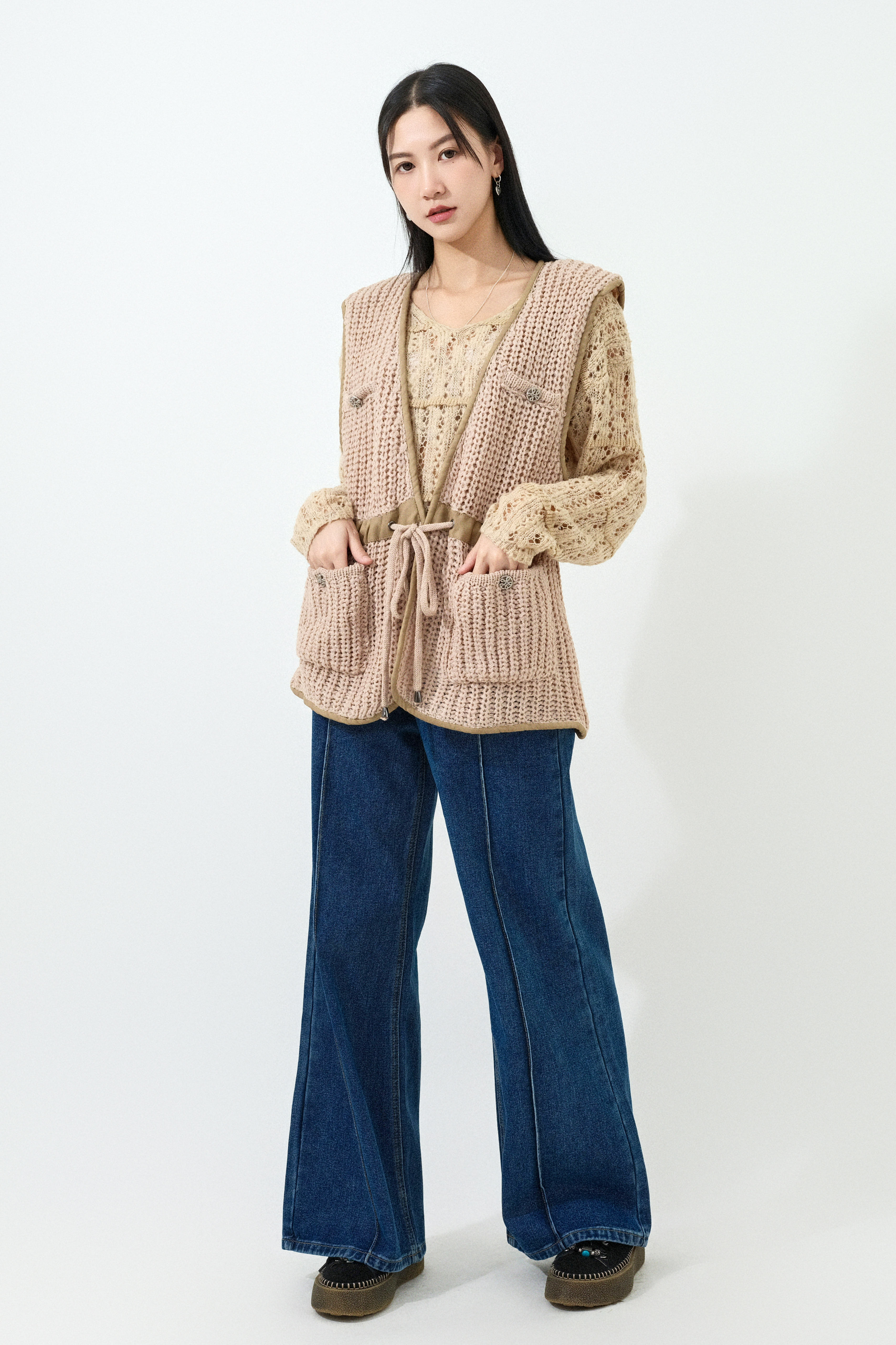 FW25_0206（背心外套＋上衣＋牛仔褲）