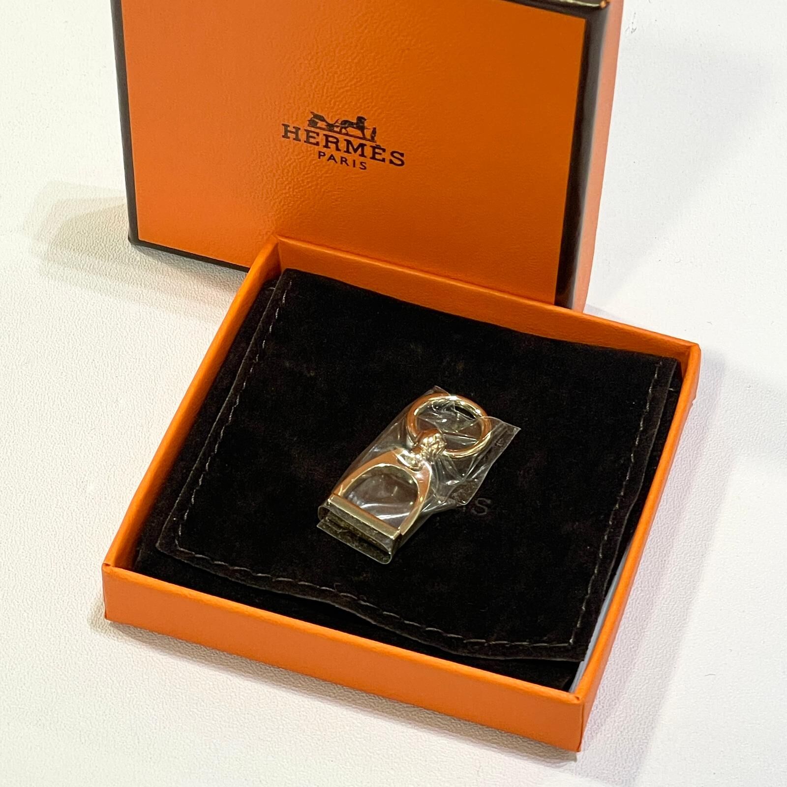 全新HERMES絲巾扣 淡金色馬蹄扣, Charms Etrier twilly ring, #BRAND NEW #香榭站正品