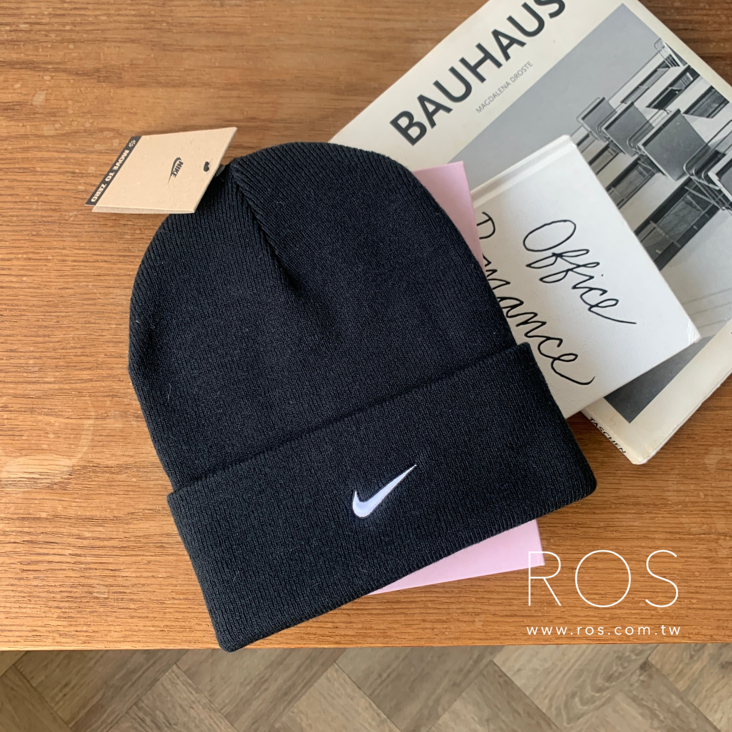 Nike 針織刺繡小勾毛帽 黑