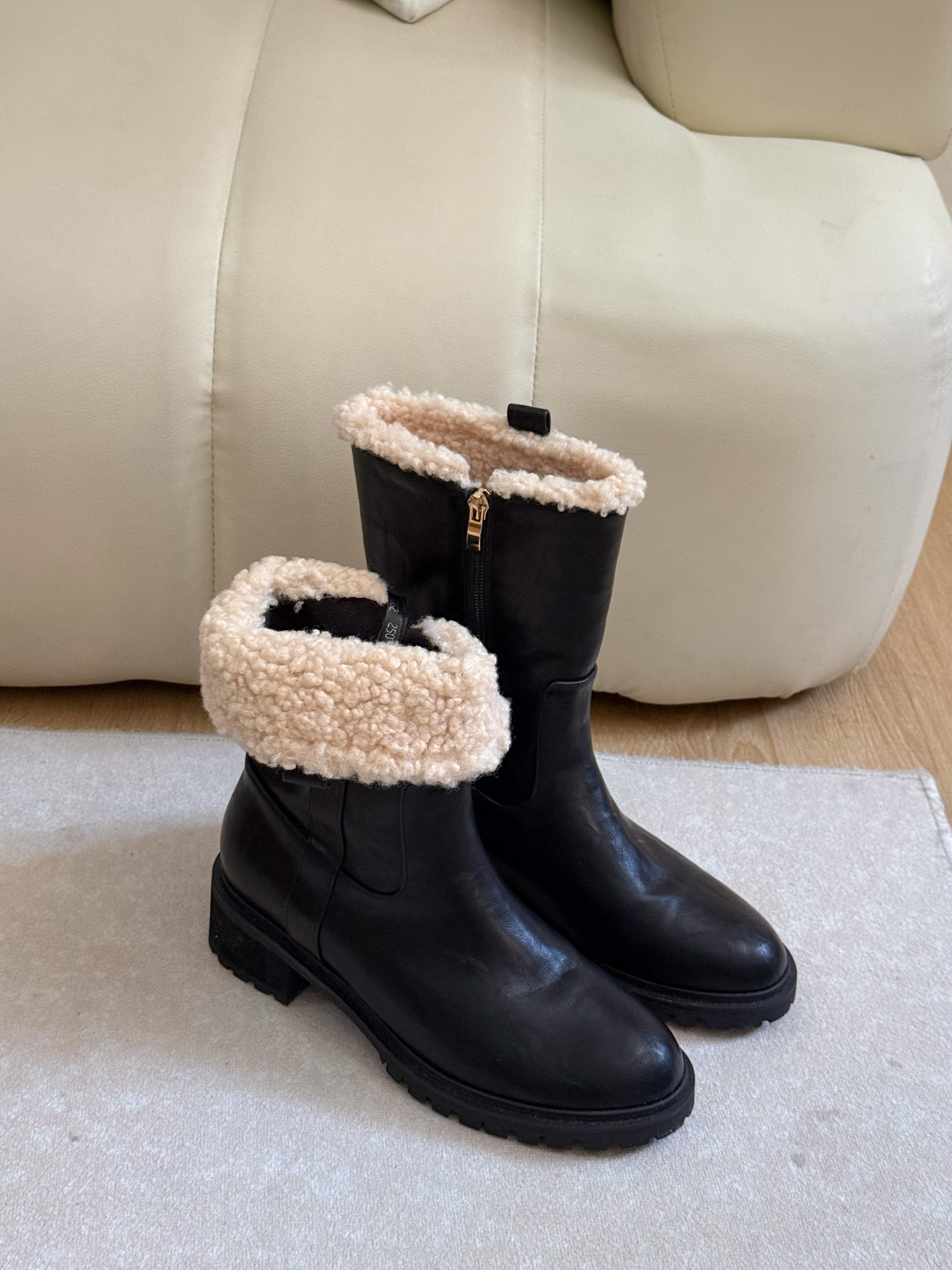 25J503 自留款!毛毛可翻雙穿珍珠釦短靴/中筒靴 (防滑設計)